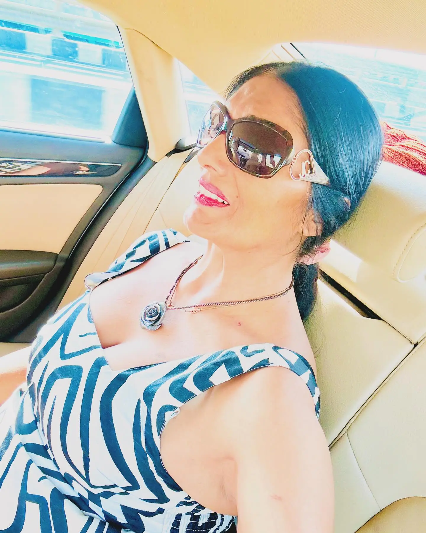 Anu Aggarwal Inspires Fans With a Joyful Monday Message