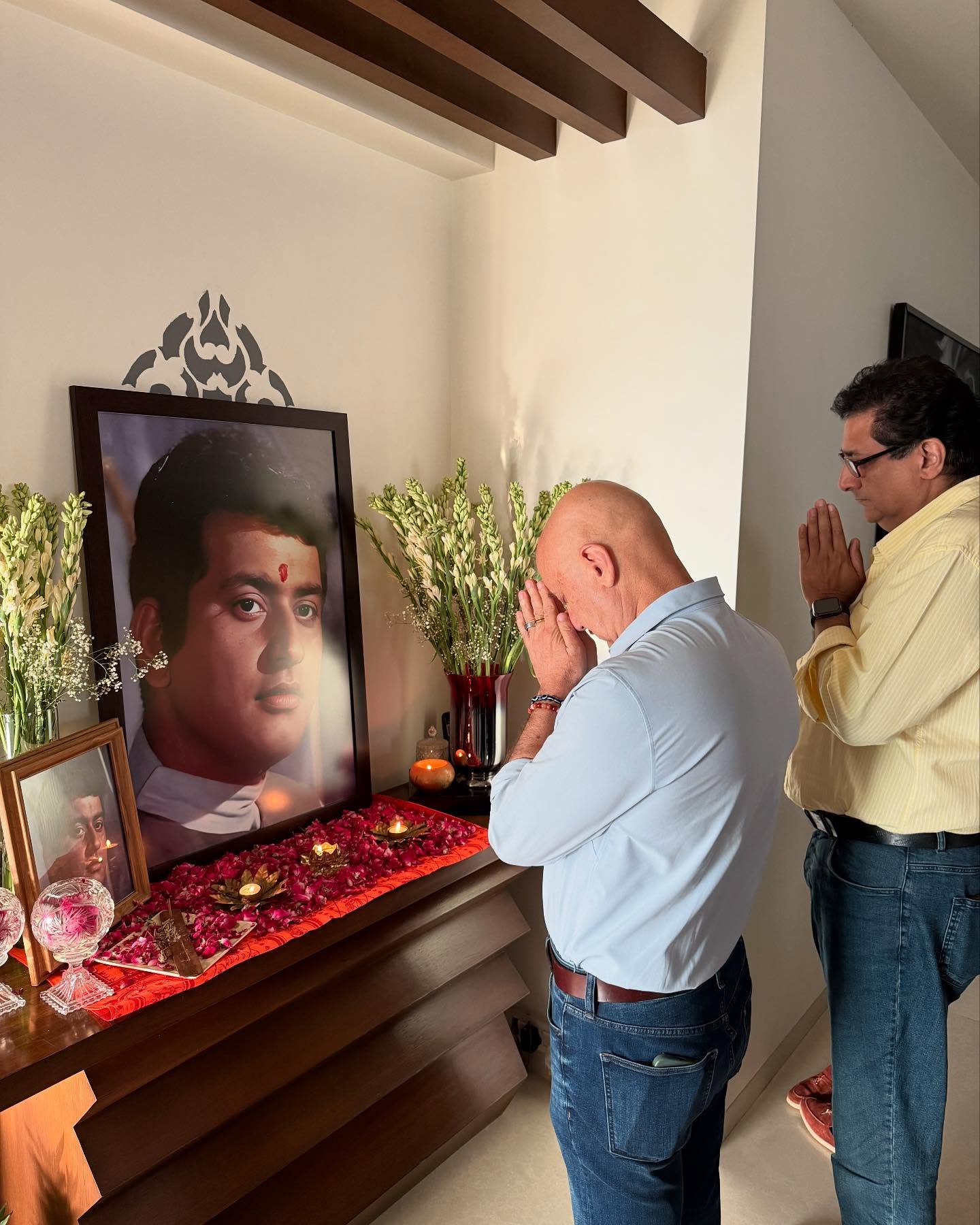 Anupam Kher Pays Heartfelt Tribute To Manoj Kumar Star honors a legend and patriot.