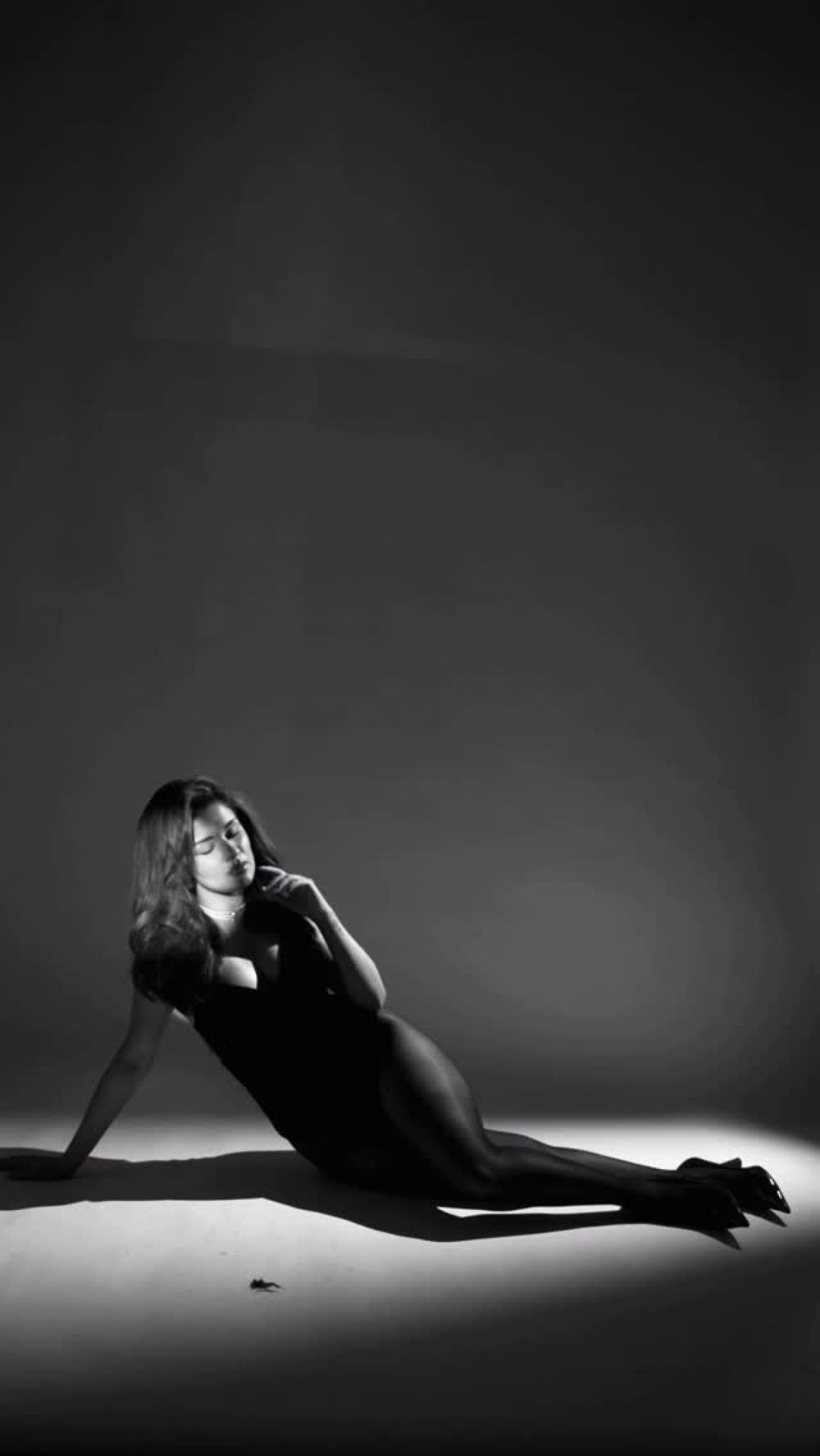 Avneet Kaur Sparks Buzz With ‘Coming Soon’ Post Avneet Kaur ignites buzz with a 'coming soon' Insta teaser hinting at a fresh new chapter!