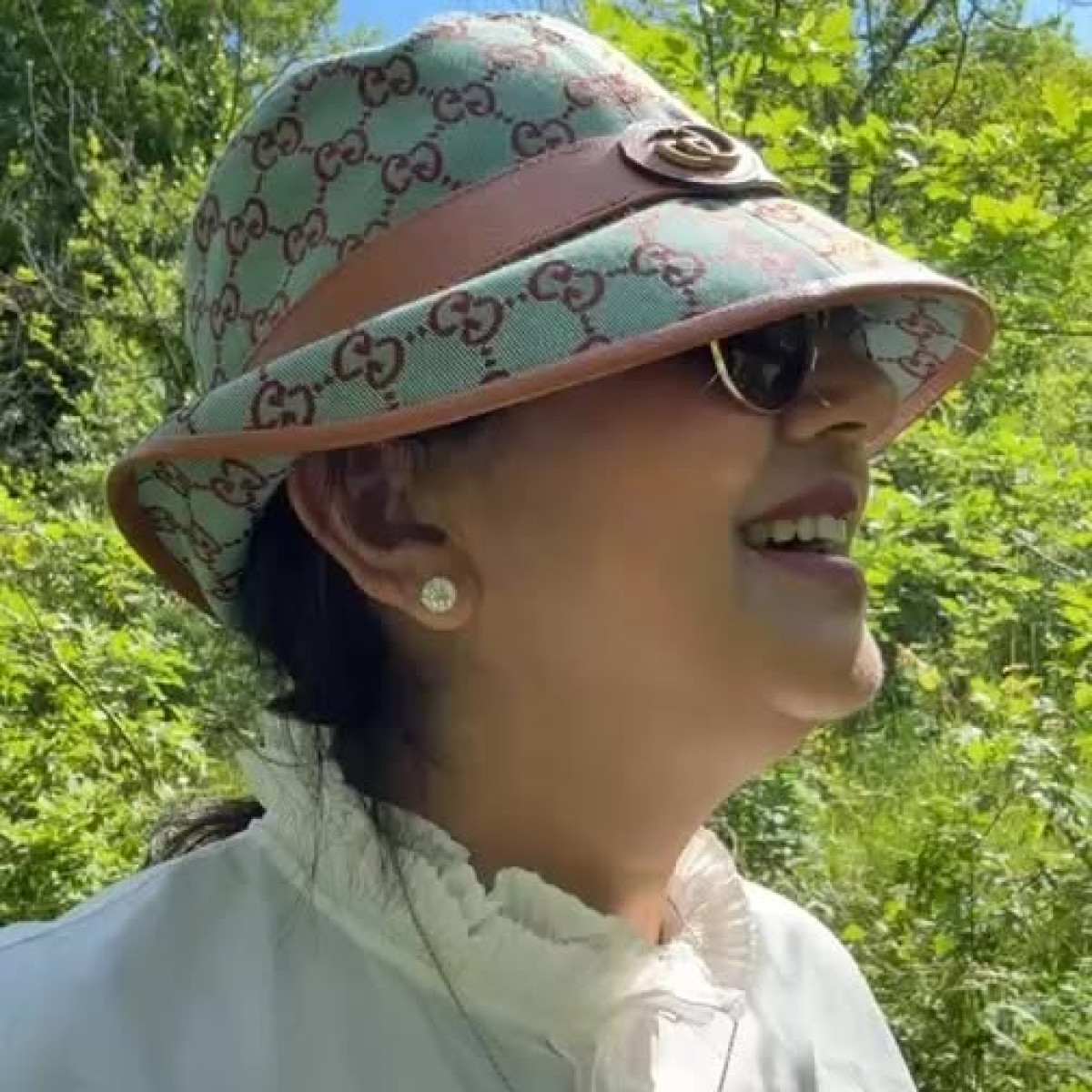 Deepti Bhatnagar’s Truffle Hunting Adventure in Tuscany Deepti Bhatnagar’s Tuscany truffle hunt creates treasured moments with great local guides.