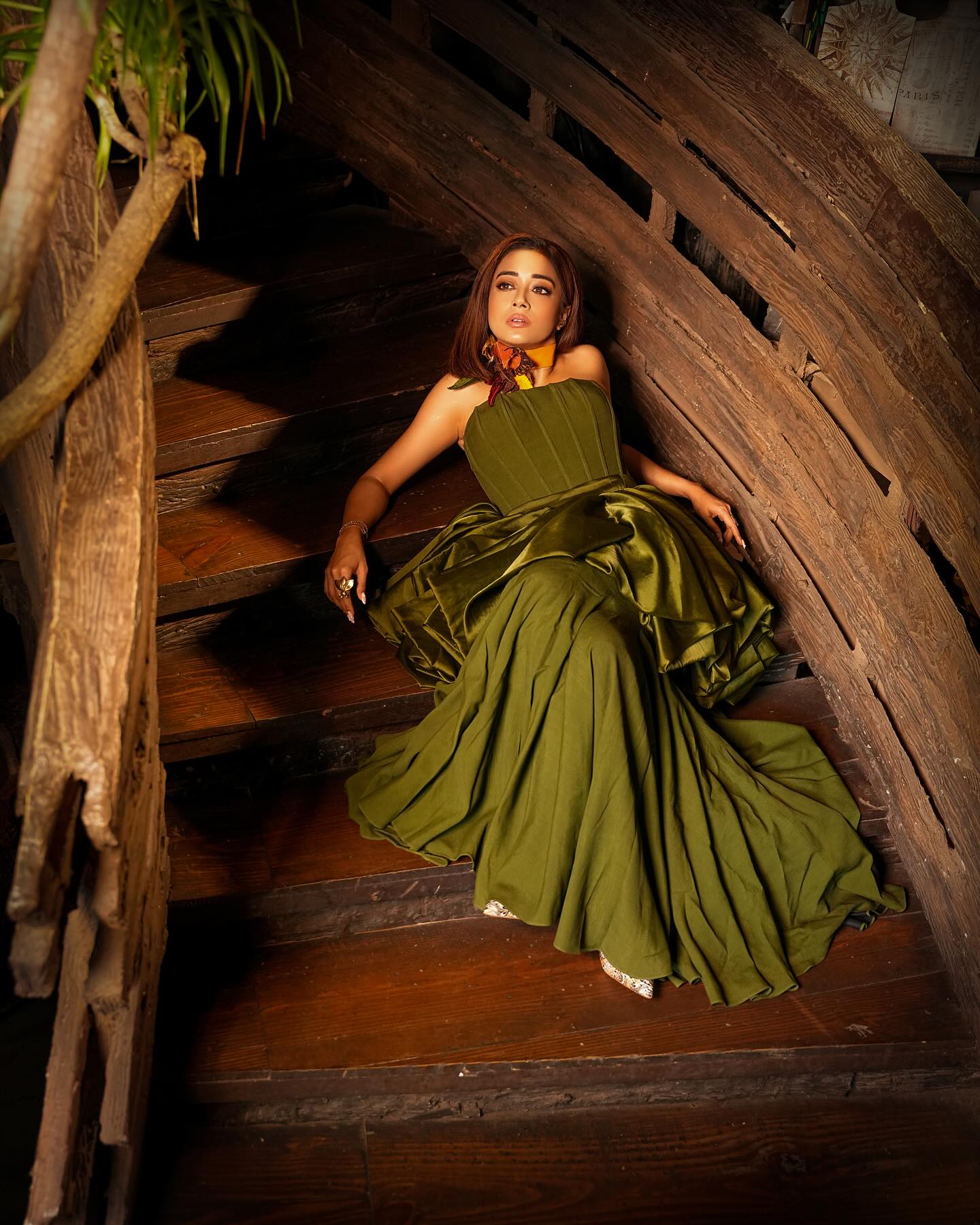 Tina Datta stuns in emerald chic outfit.