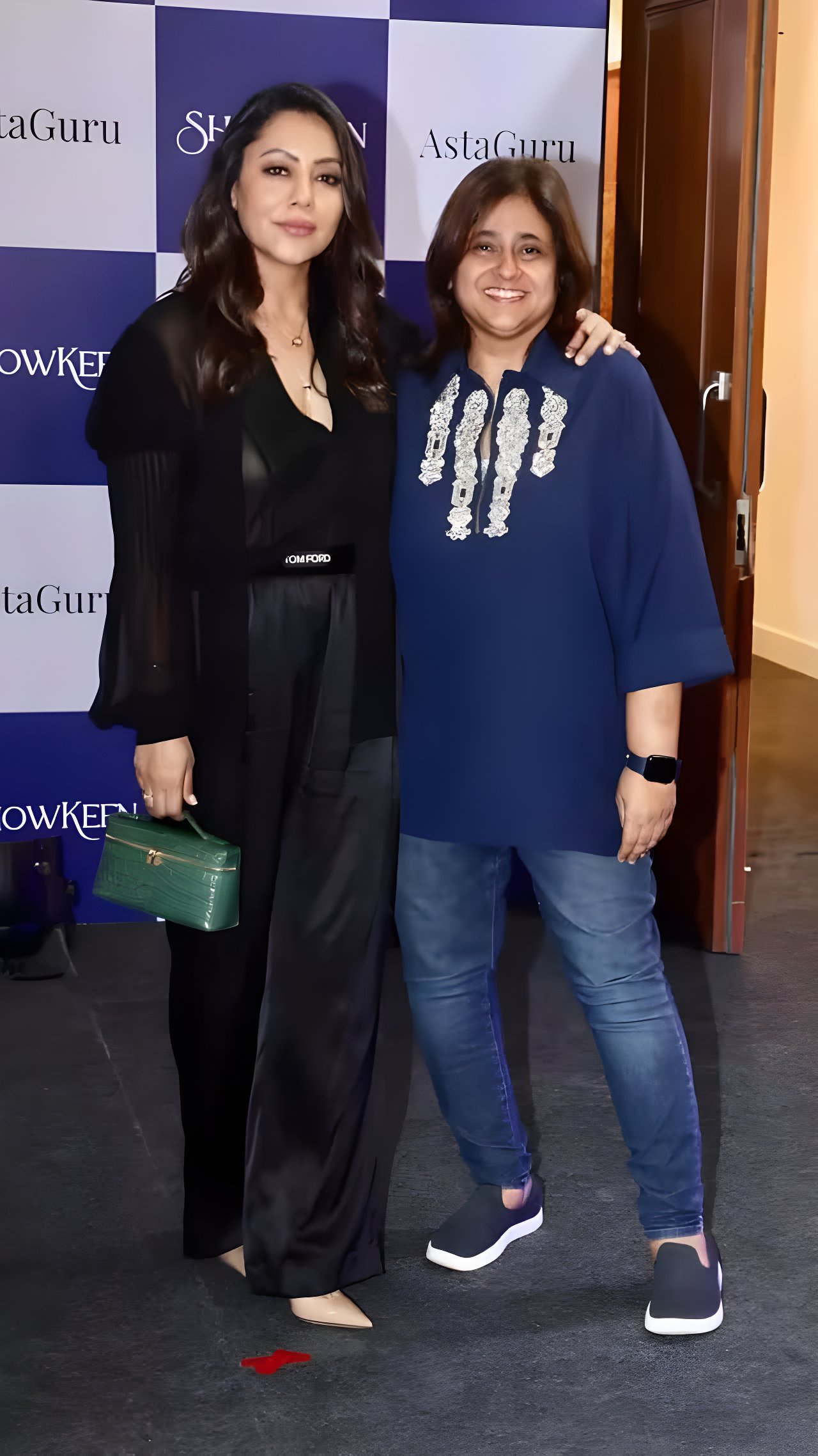 Gauri Khan Attends AstaGuru’s SHOWKEEN Exhibition To Celebrate Contemporary Art Gauri Khan Attends SHOWKEEN Exhibition At AstaGuru, Celebrates Contemporary Art