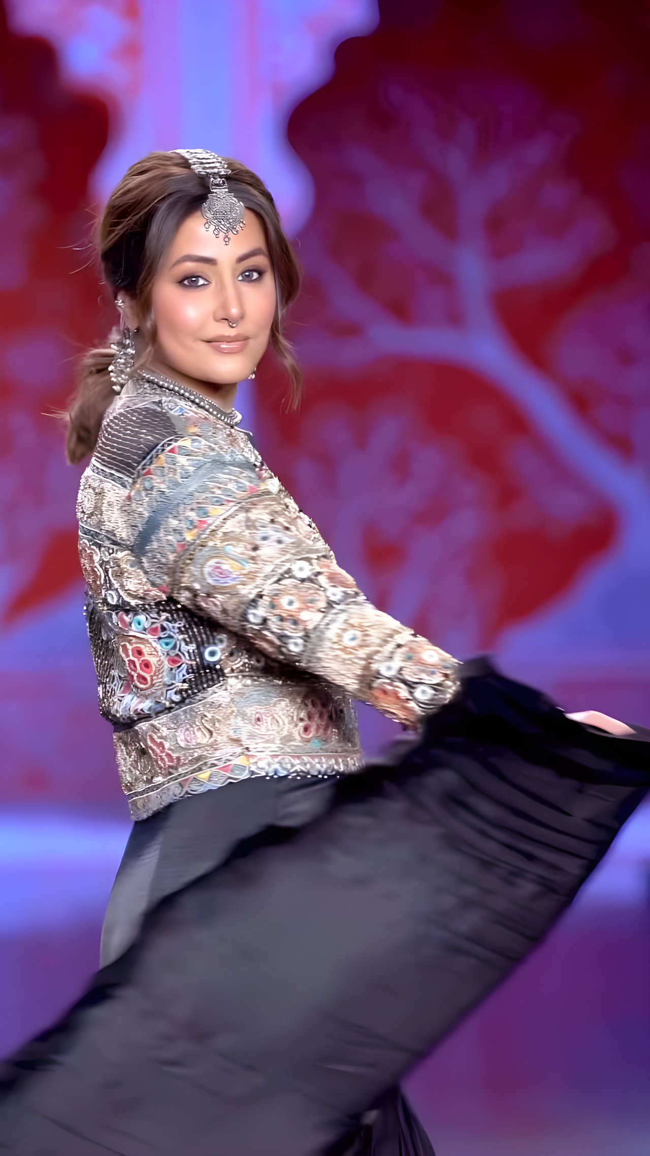 Hina Khan Stuns As Showstopper For Kiaayo At Bombay Times Fashion Week Hina Khan Stuns As Showstopper For Kiaayo At Bombay Times Fashion Week