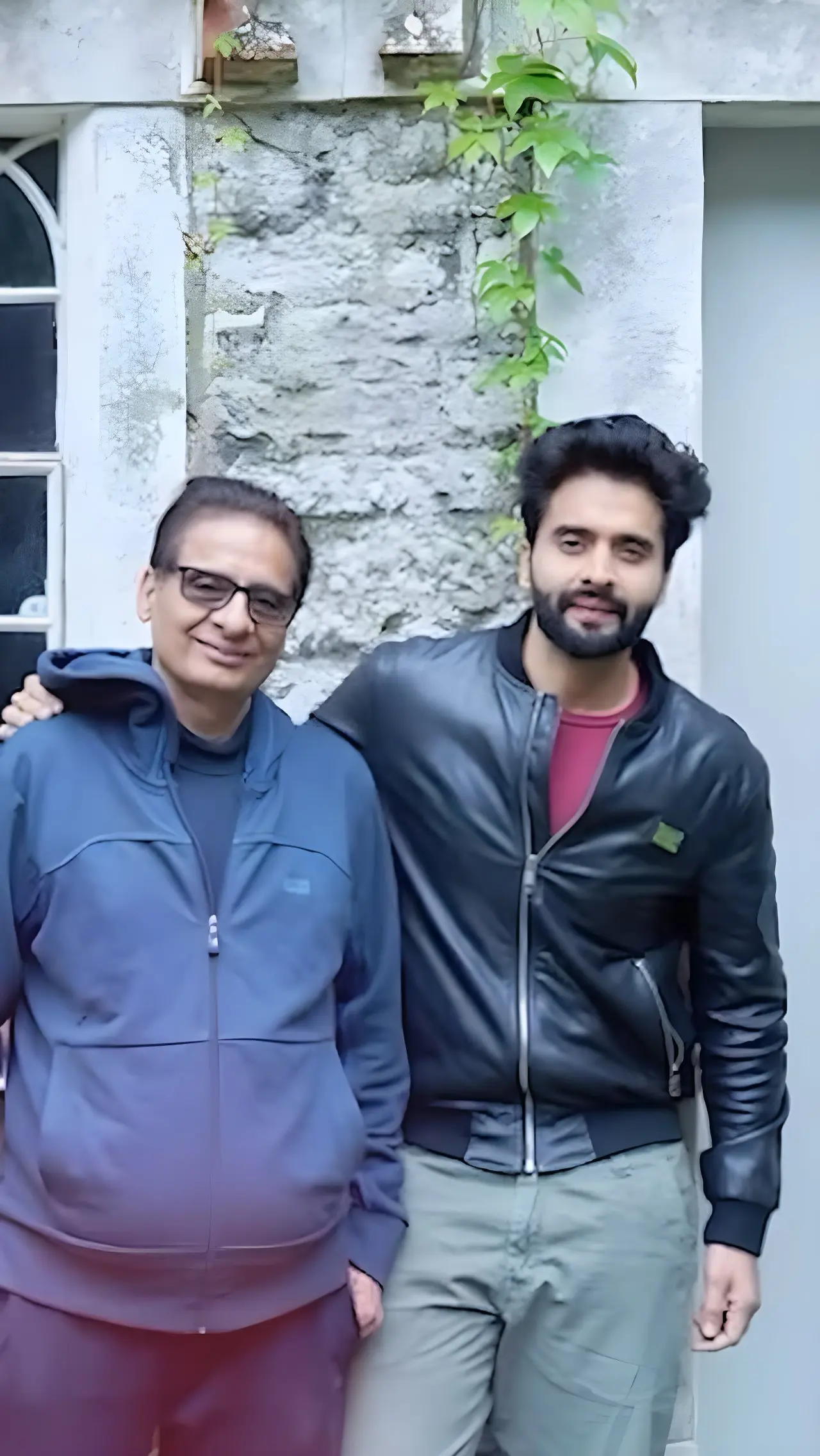 Jackky Bhagnani Shares Heartfelt Birthday Tribute To Father Vashu Bhagnani Jackky Bhagnani Shares Heartfelt Birthday Tribute To Father Vashu Bhagnani