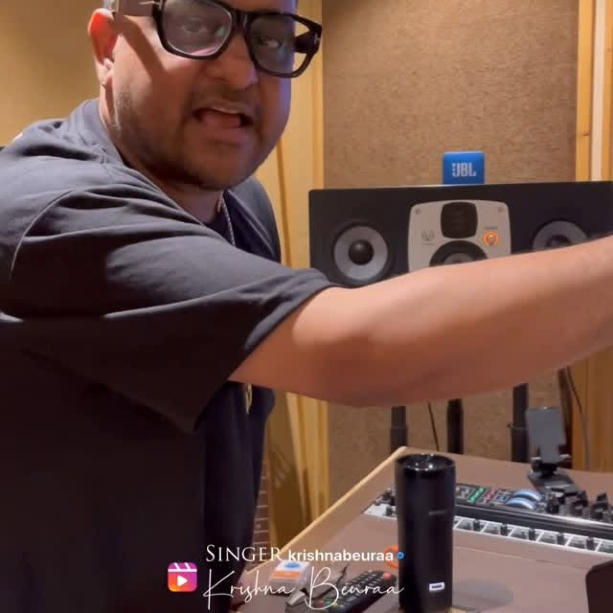 Krishna Beuraa Showcases Vocal Virtuosity With Multi-Layered Rap And Harmony Solo The renowned Bollywood singer displays remarkable versatility in his latest musical exhibition.