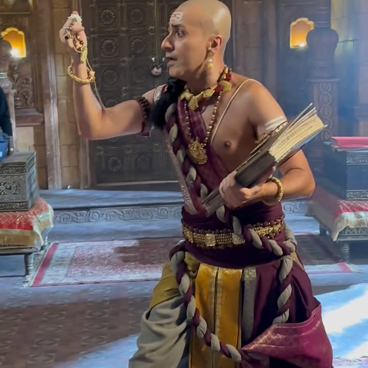 Krishna Bharadwaj Shares ‘Different Moods Of Rama’ From BTS Of Tenali Rama Krishna Bharadwaj Shares Playful 'Different Moods' Of Tenali Rama From Behind The Scenes