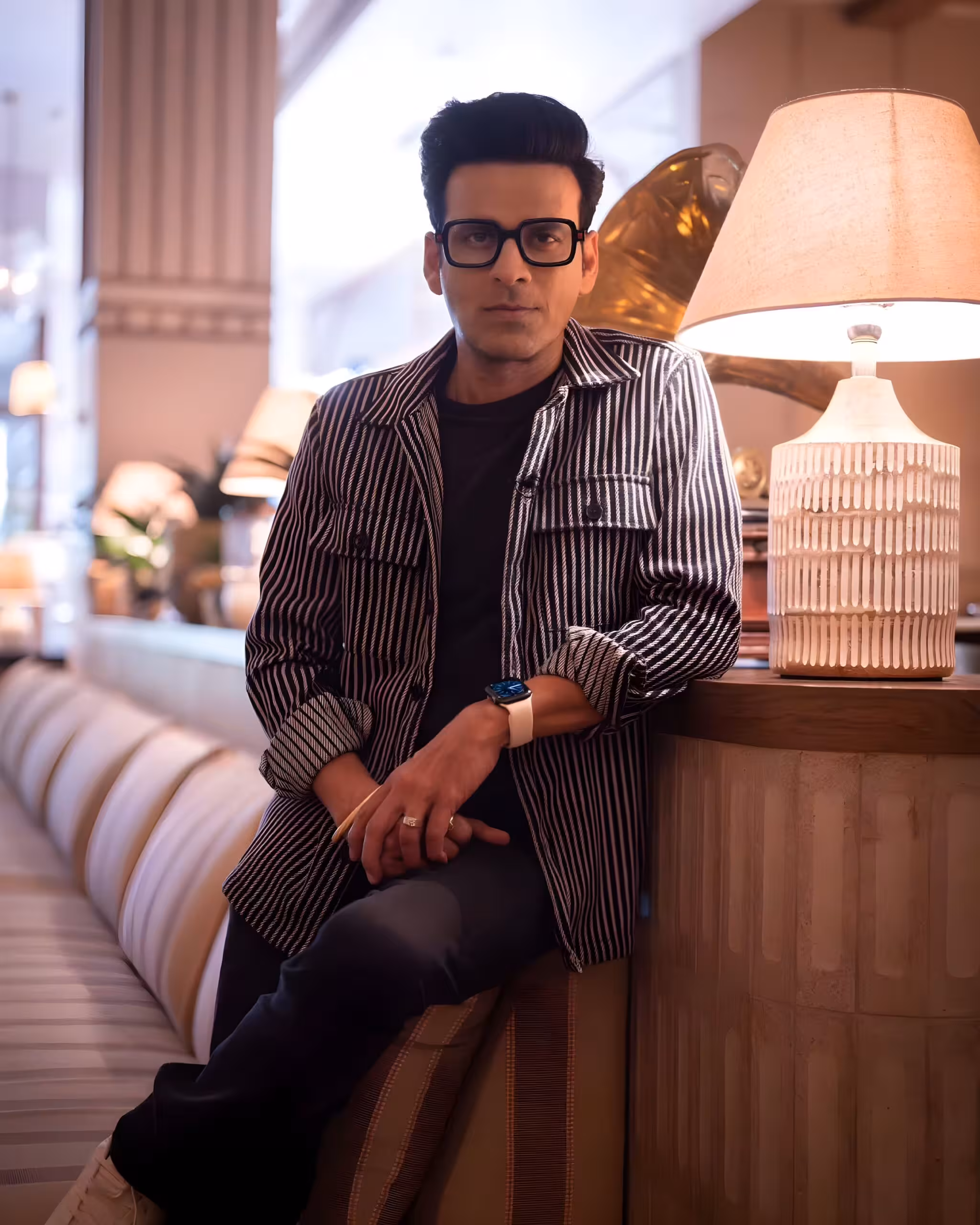 Star stuns with trendy new look.
