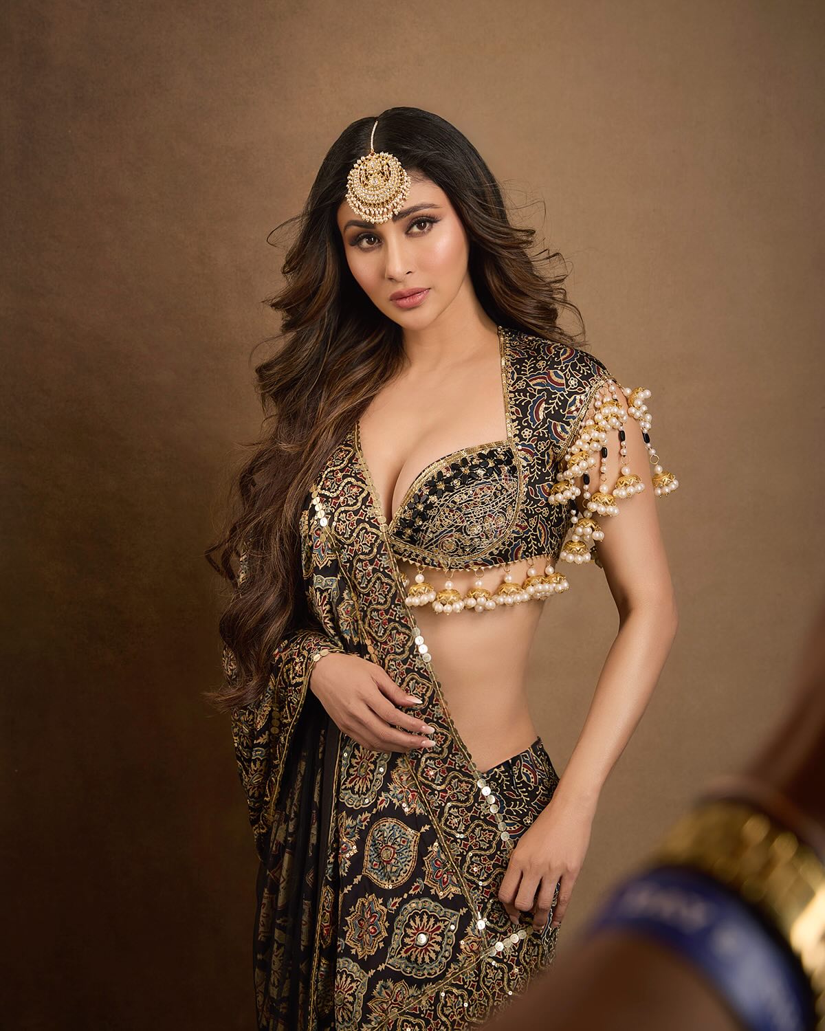 Mouni Roy Dazzles In Ajrakh Ki Rani Look At Bombay Fashion Week Bollywood star goes traditonal on the ramp!