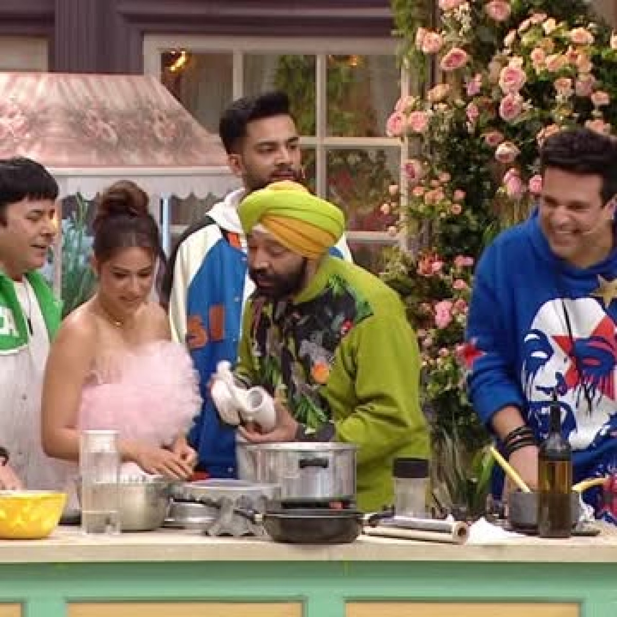 Nia Sharma’s Cake Faces A Tasty Tragedy At Chef Harpal’s Hands On Laughter Chefs Comedy cooking show mishap brings laughs as celebrity baker faces kitchen disaster moment.