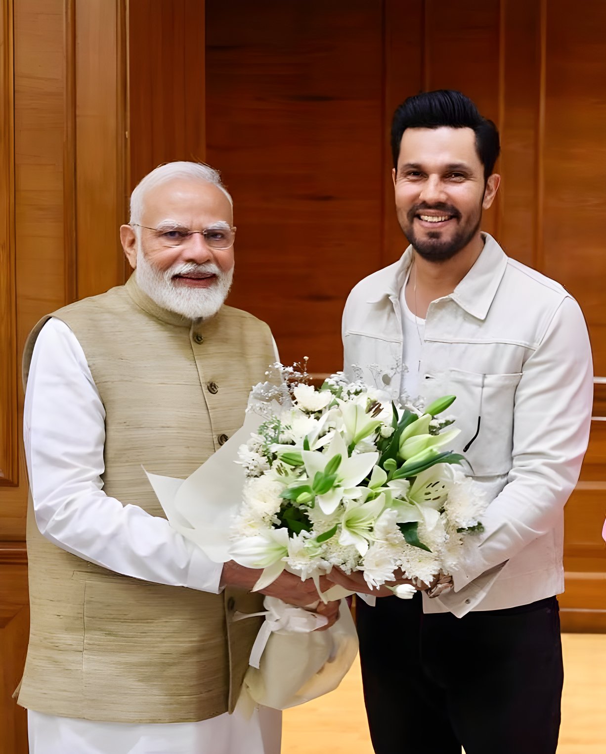 Randeep Hooda Meets PM Modi, Discusses Indian Cinema And Government’s New OTT Platform Randeep Hooda Meets PM Modi, Discusses Indian Cinema And Government's New OTT Platform