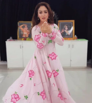 Sandeepa Dhar Celebrates International Dance Day
