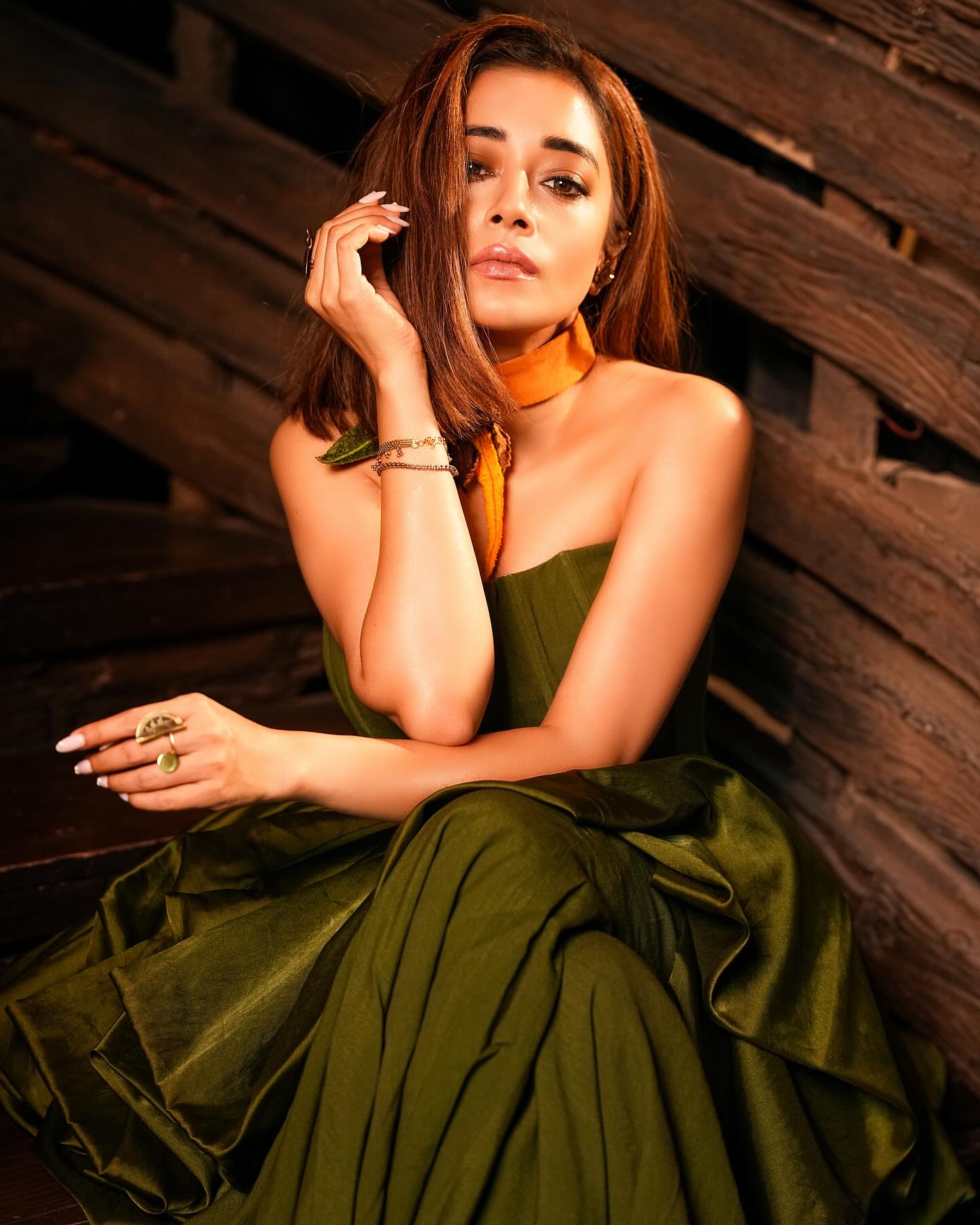The actress captivates fans with her latest 'Ever Green' themed photos at trendy Mumbai venue