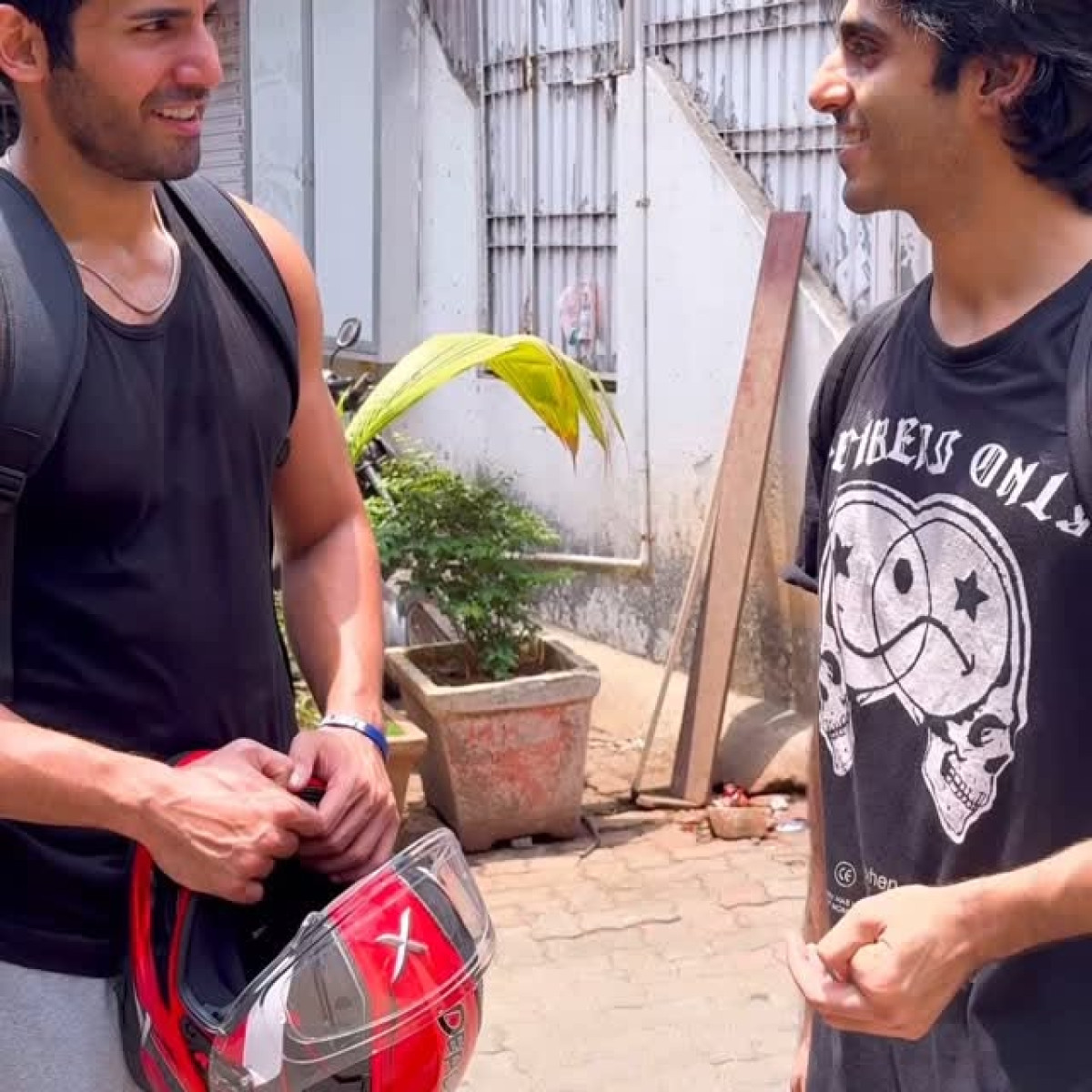 Varun Sood’s Bike Mishap: Actor Shares ‘Dhoom Debut 101’ Warning To Friends MTV Roadies fame Varun Sood humorously cautions against loaning motorcycles to inexperienced riders.