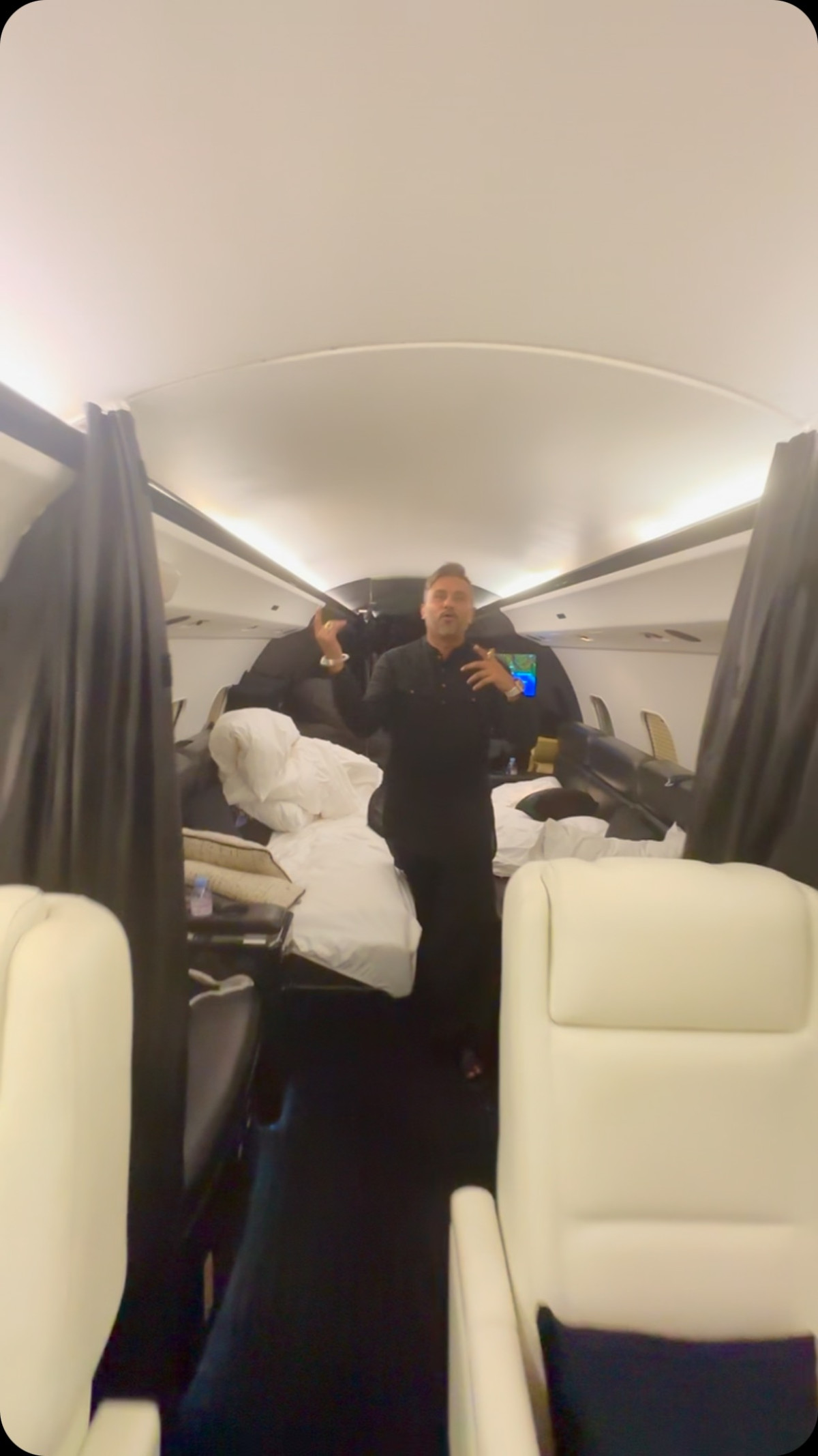 Yo Yo Honey Singh Returns To Dubai After Successful Tour The rap sensation celebrates after completing his Millionaire India Tour.