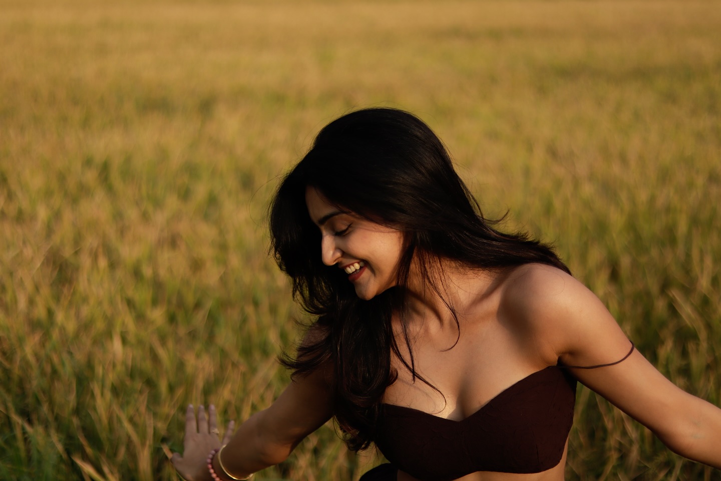 90's Kid Vibes: Avantika Mishra's Nostalgic Fashion Moment