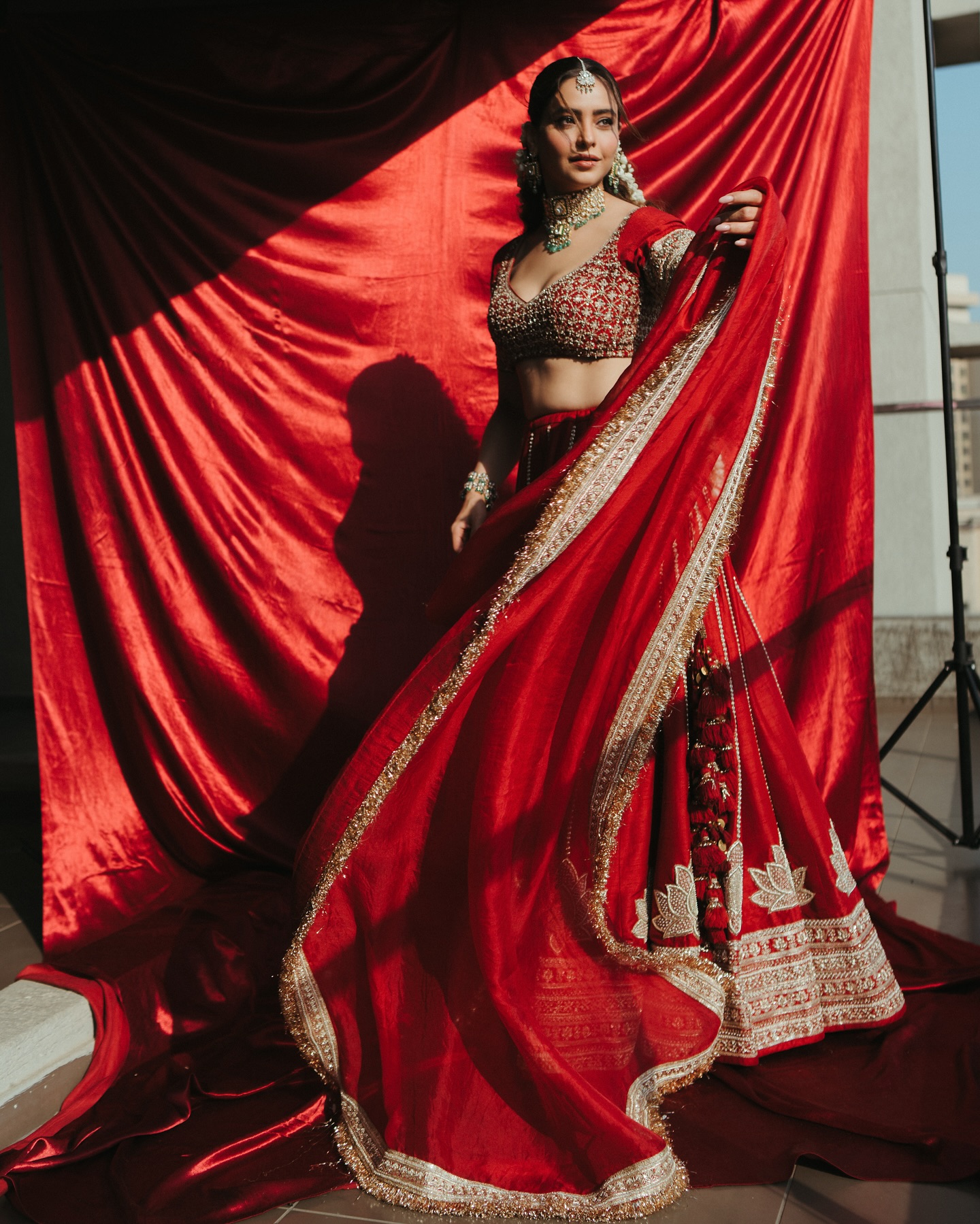 Aamna Sharif Stuns In Red Lehenga