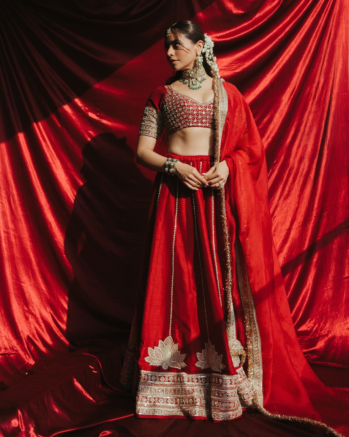 Aamna Sharif Stuns In Red Lehenga