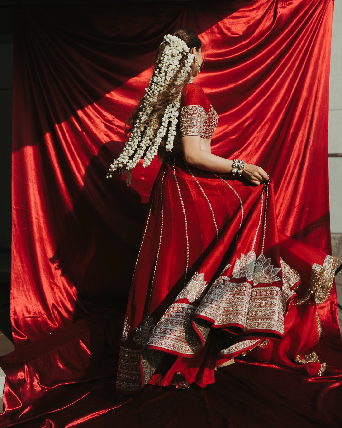 Aamna Sharif Stuns In Red Lehenga