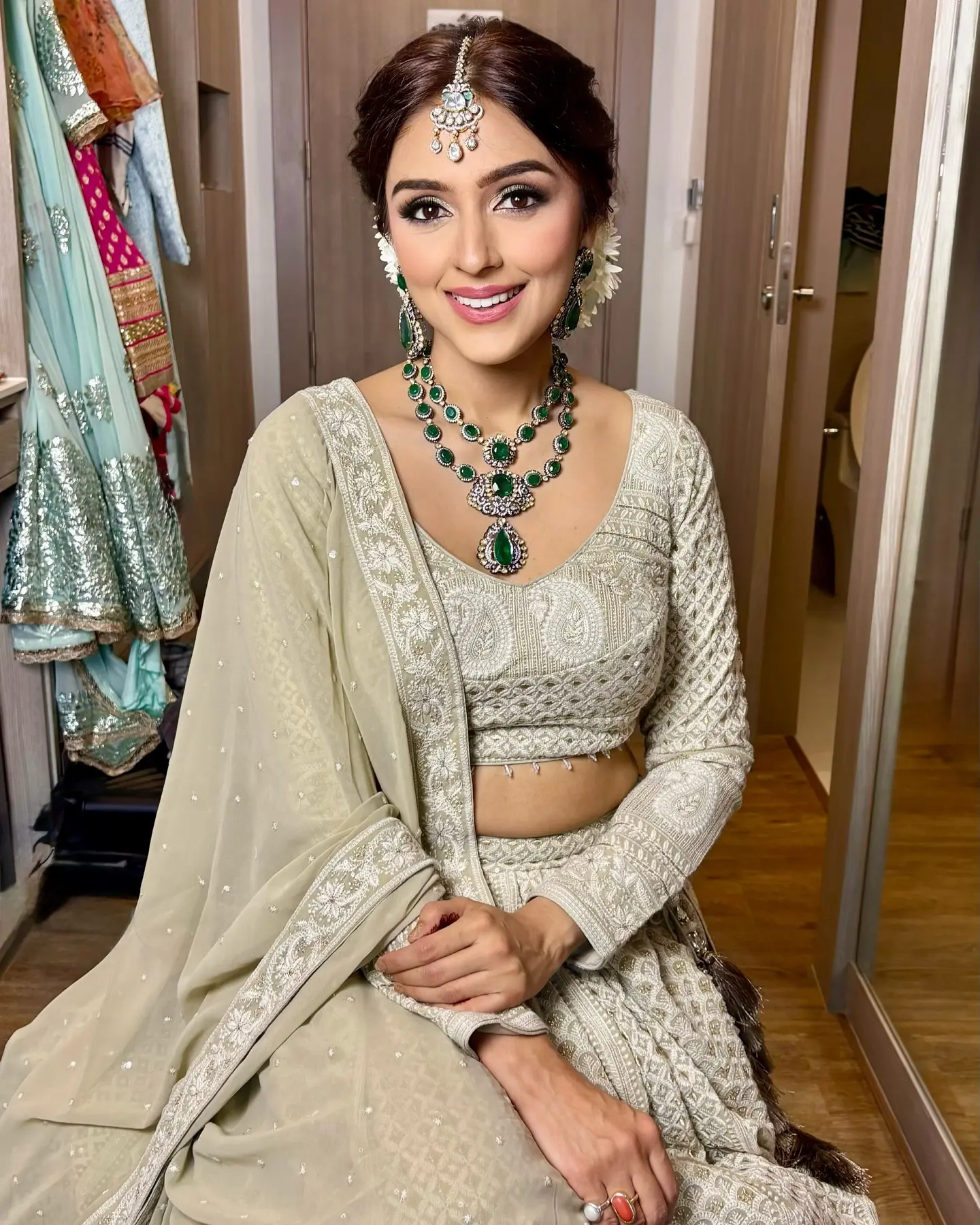 Aarti Chhabria Flaunts Vibrant Glam Look In Hua Hin