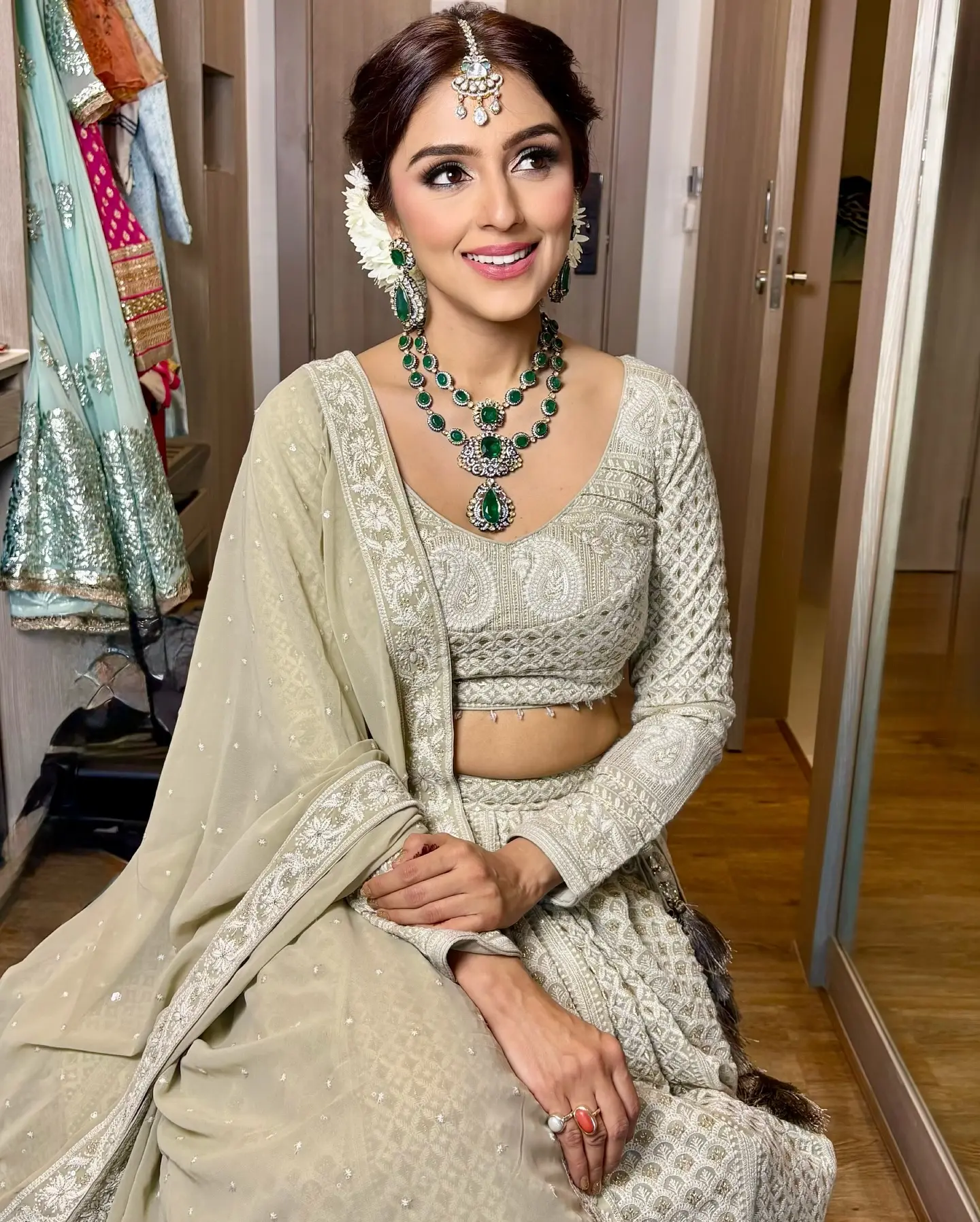 Aarti Chhabria Flaunts Vibrant Glam Look In Hua Hin