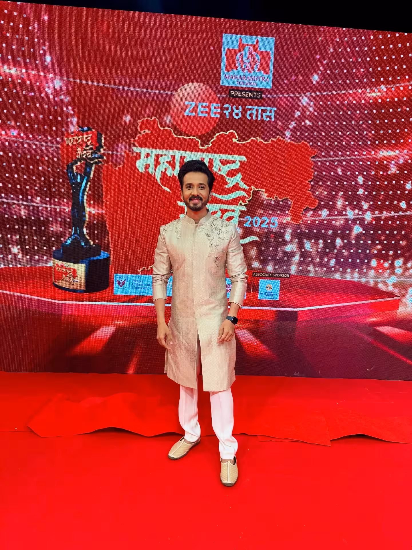 Abhijeet Khandkekar Shines At Maharashtra Gaurav 2025