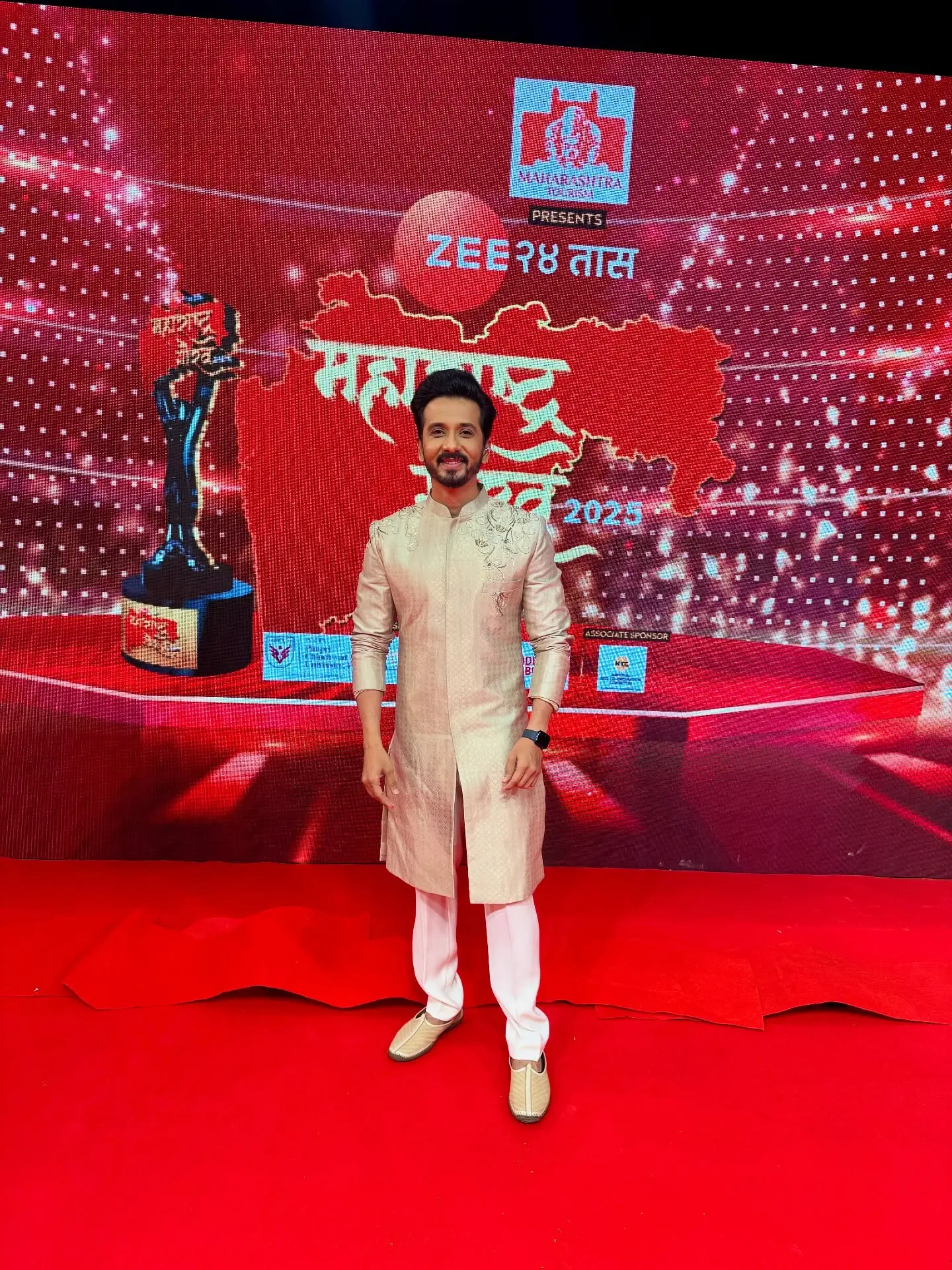 Abhijeet Khandkekar Shines At Maharashtra Gaurav 2025