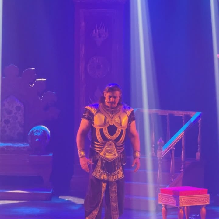 Abhishek Bajaj Shines In Night’s Style And Spirit