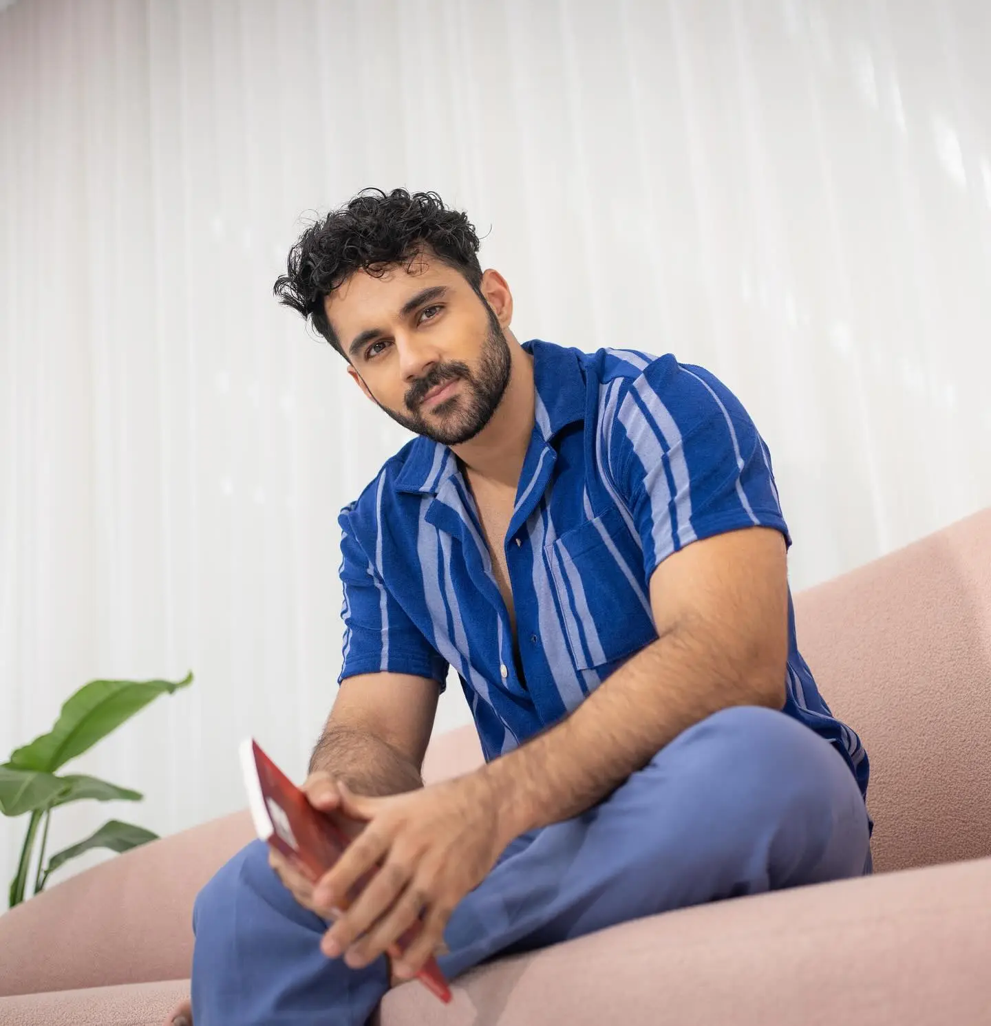 Abhishek Bajaj's Qawwali Style Shines in Photoshoot