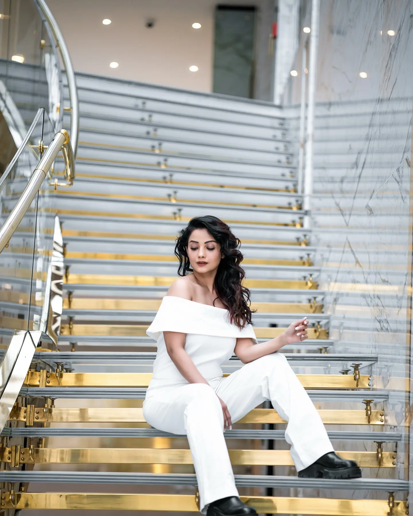 Adaa Lights Up Tbilisi In All White
