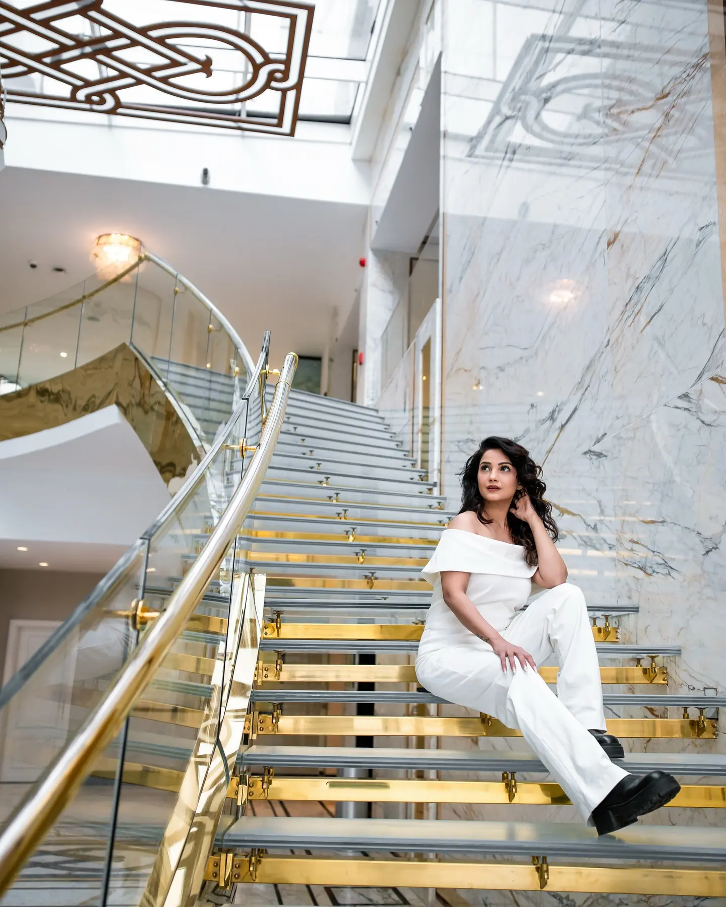 Adaa Lights Up Tbilisi In All White