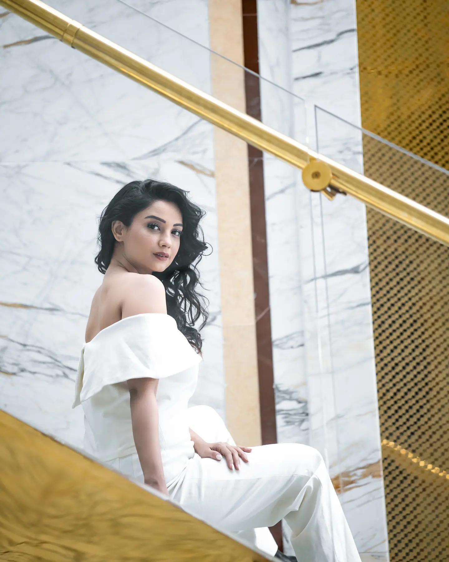 Adaa Lights Up Tbilisi In All White