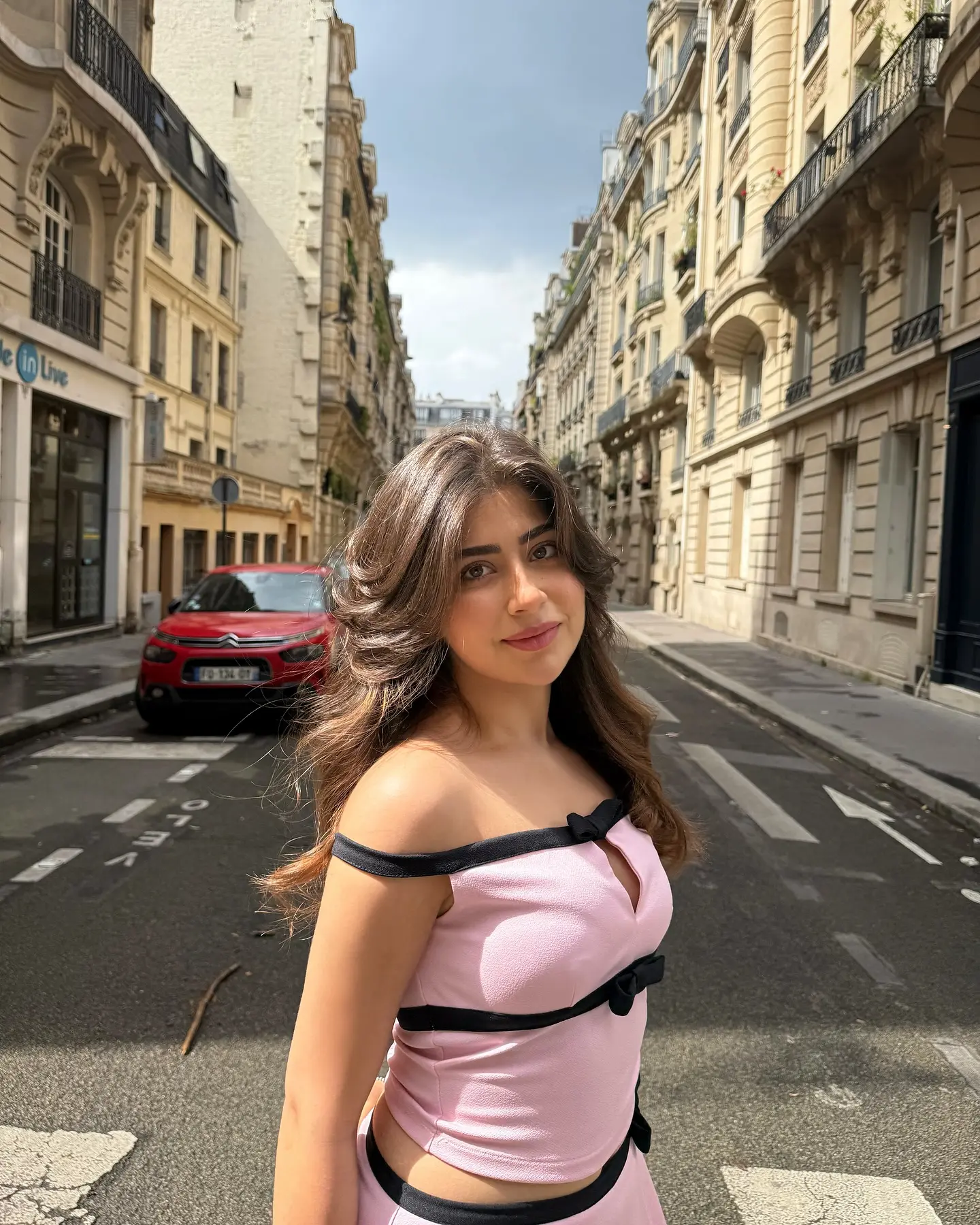 Aditi Bhatia’s Quirky Take On Viral Song Overload Viral hit gets a clever, playful jab from Aditi Bhatia, sparking chatter among music fans!