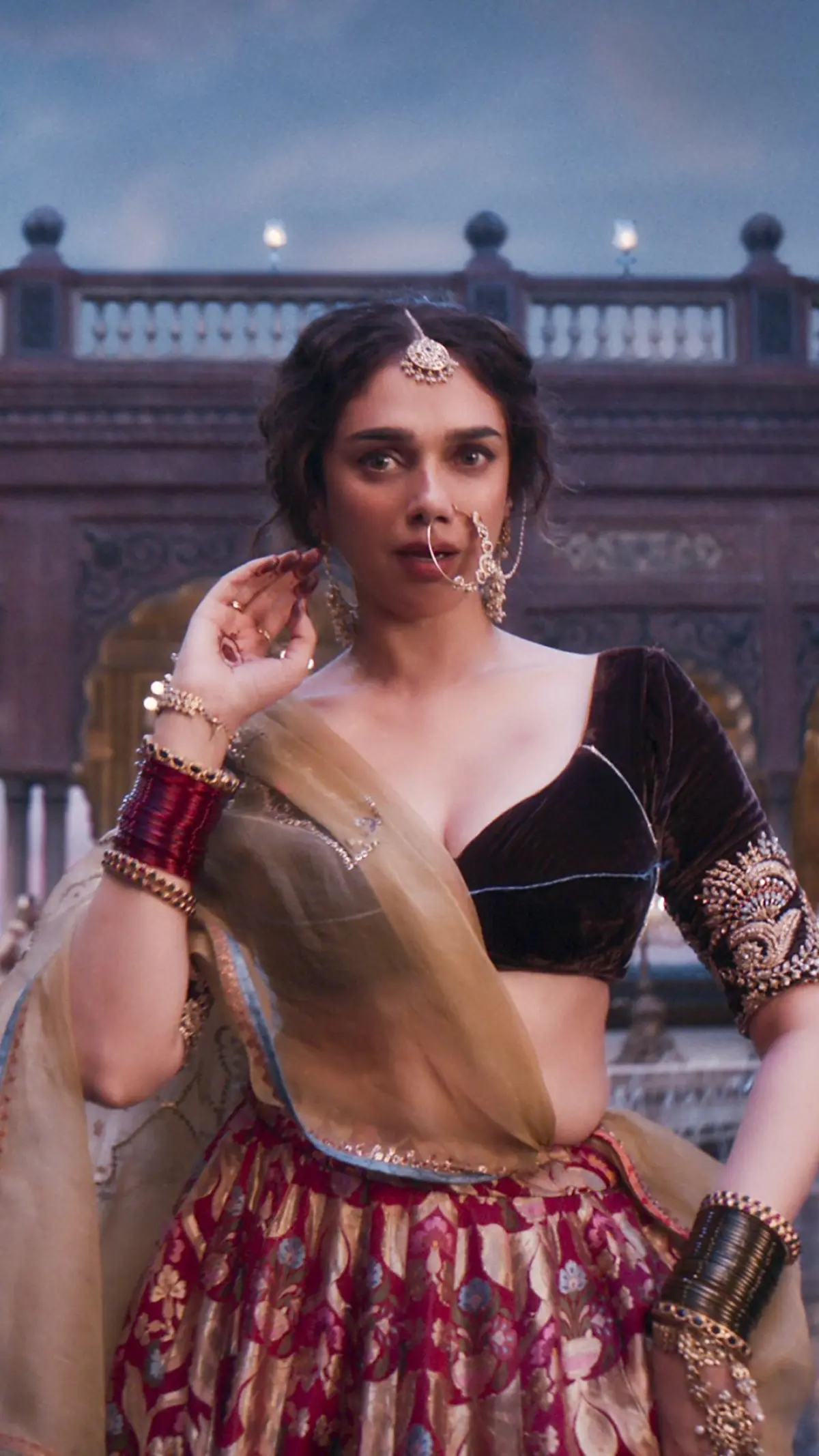 Aditi Rao Hydari Celebrates Heeramndi’s First Birthday A heartfelt tribute to a unique journey, embracing love, art, and joy. Cheers! With Warmth!