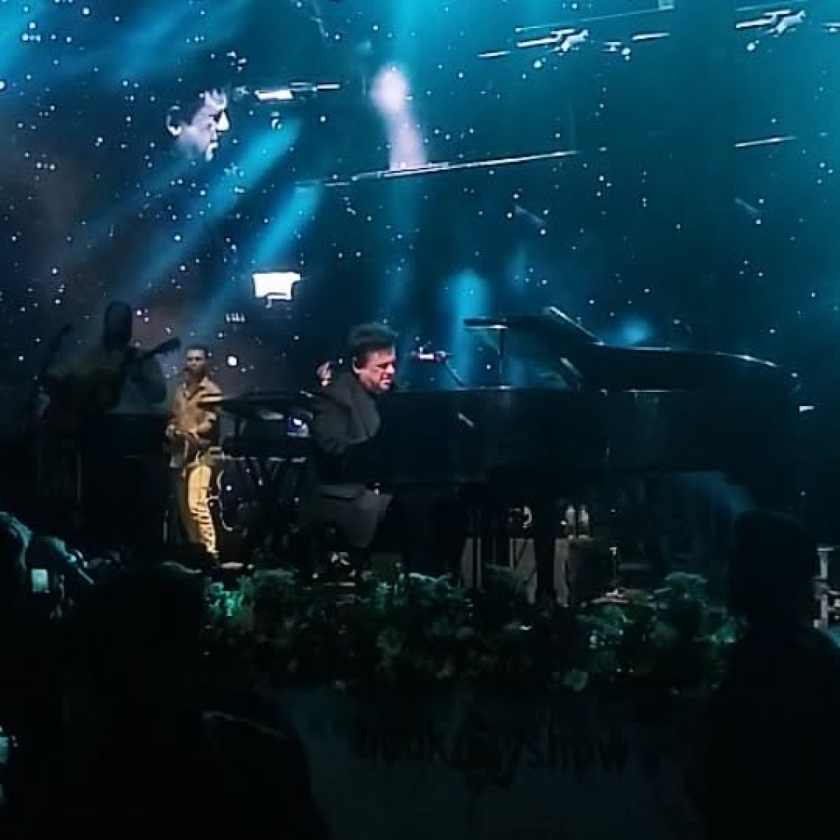 Adnan Sami Dazzles Live In Kolkata An unforgettable spectacle with soulful melodies and vibrant energy in Kolkata.