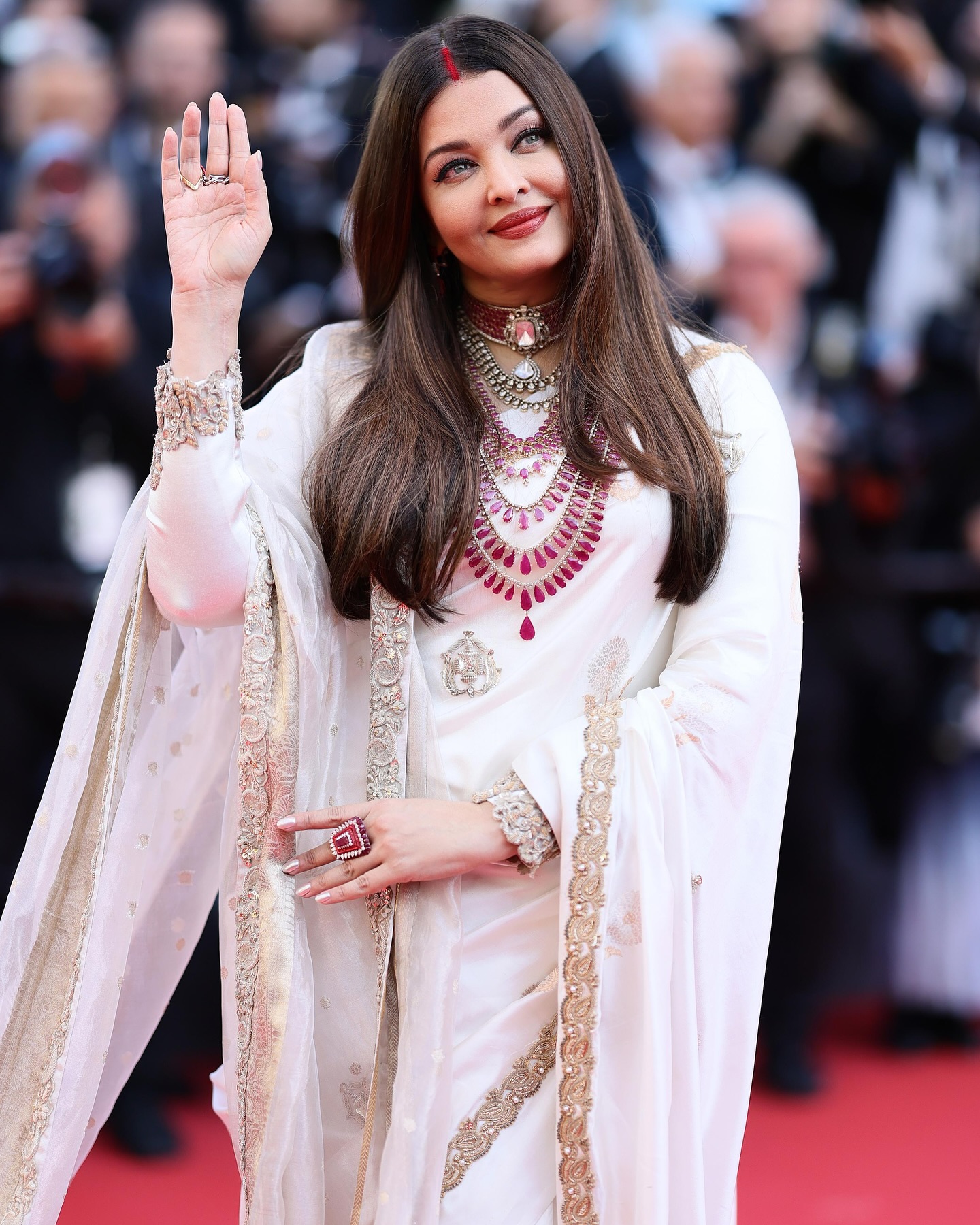Aishwarya Rai Shines at Cannes Aishwarya Rai stuns in a handwoven Banarasi saree at Cannes, blending heritage and grace!!