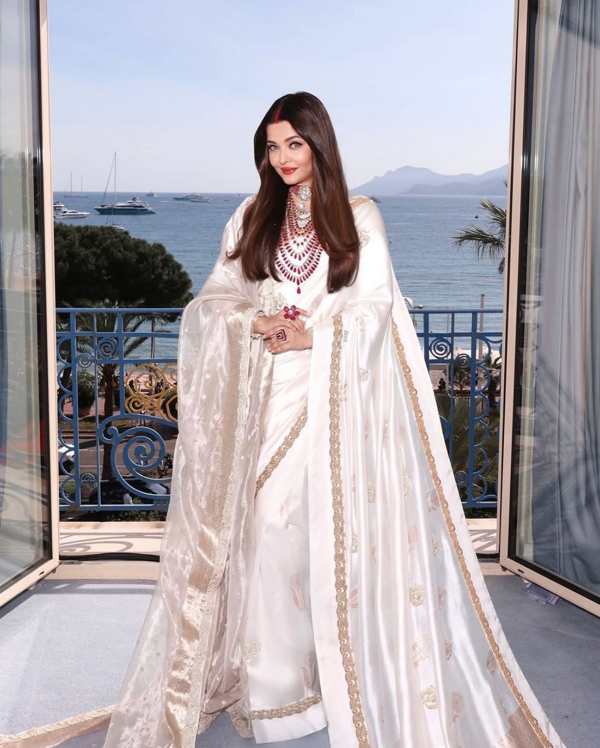 Aishwarya Shines At Cannes 2025