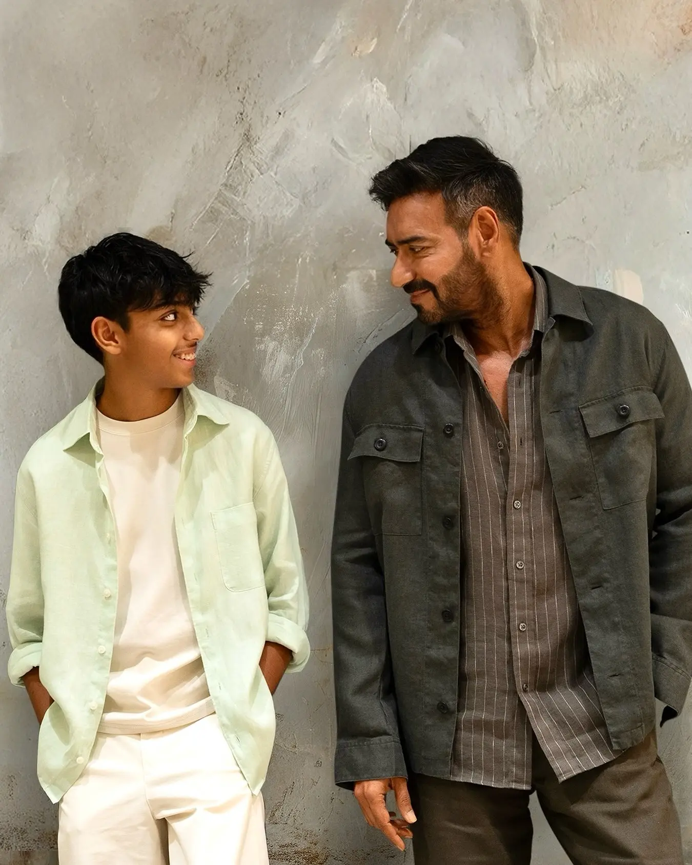 Ajay Devgn Mentors Young Talent In Playful Post Bollywood stalwart Ajay Devgn shares a candid moment teaching a young talent, sparking buzz online.