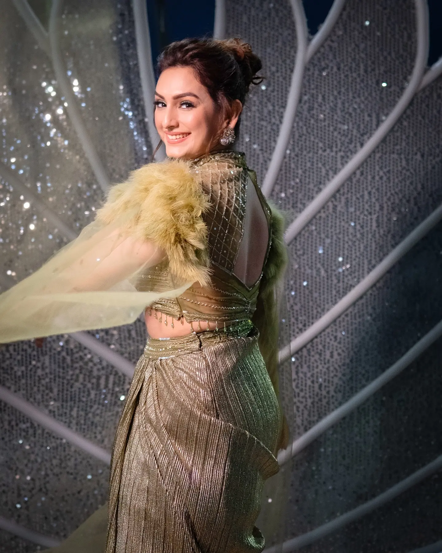 Akriti Kakar Live Inspires Bold Performance
