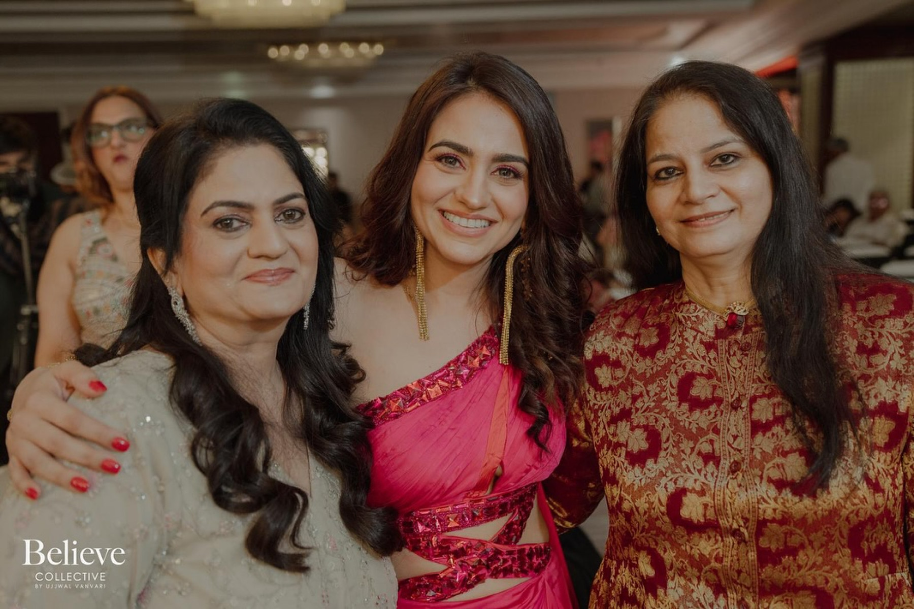 The celebrated actress expresses gratitude to her moms, sharing warmth and enduring love!!