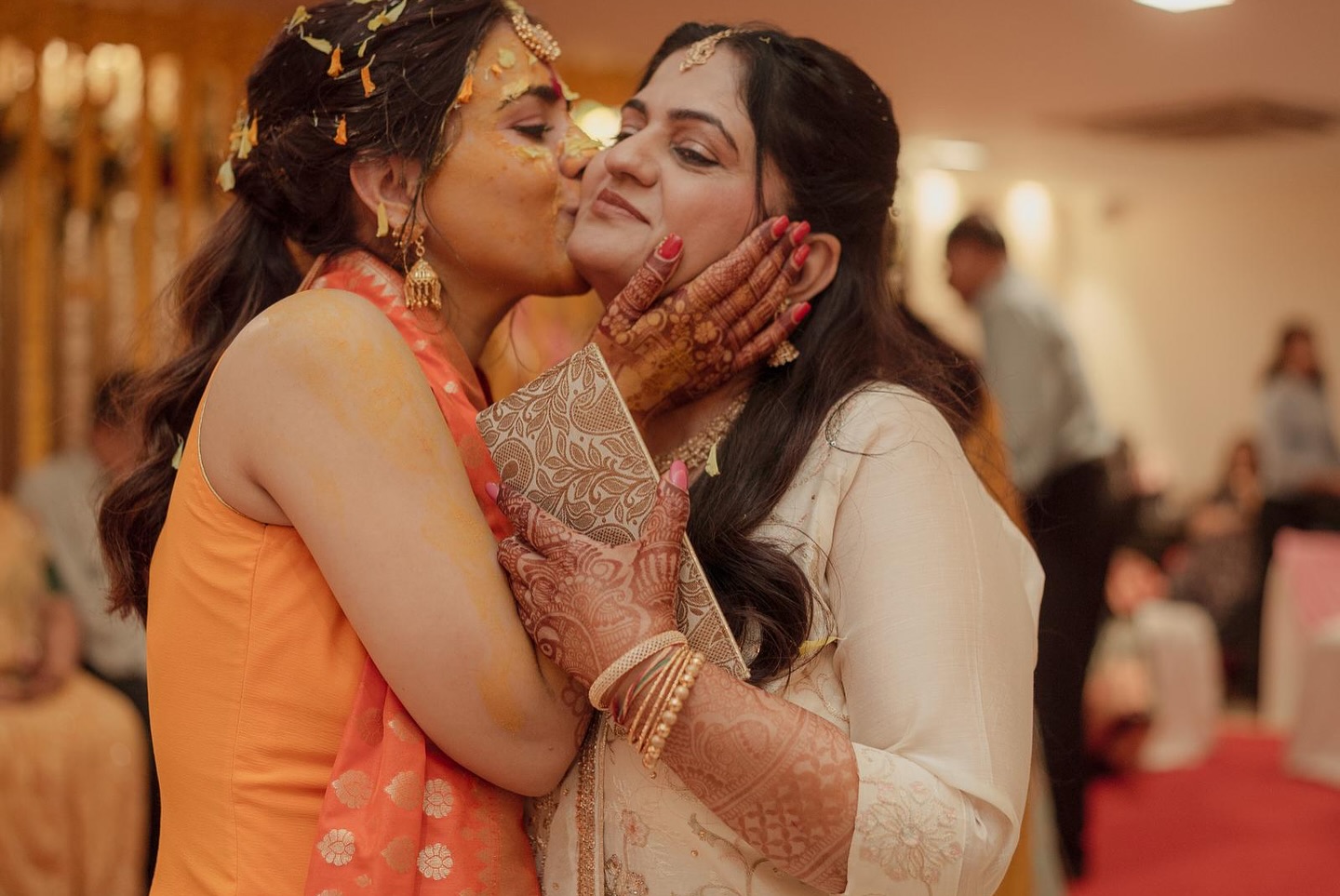 Aksha Pardasany's Heartfelt Mother's Day Tribute