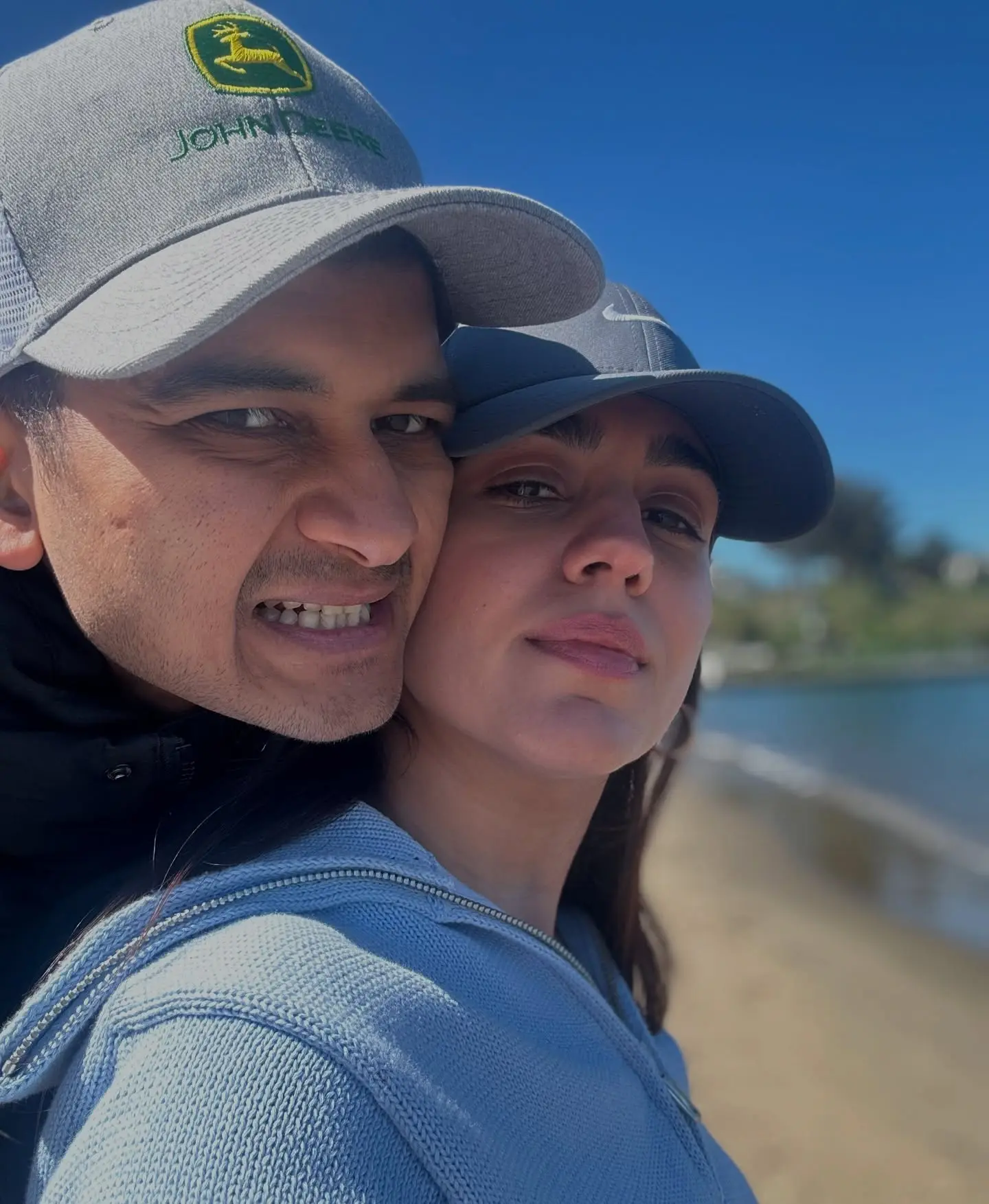 Aksha Pardasany’s Latest Couple Snap Stuns Social Media Actress shows a sweet moment with beau, sparking huge fan joy.
