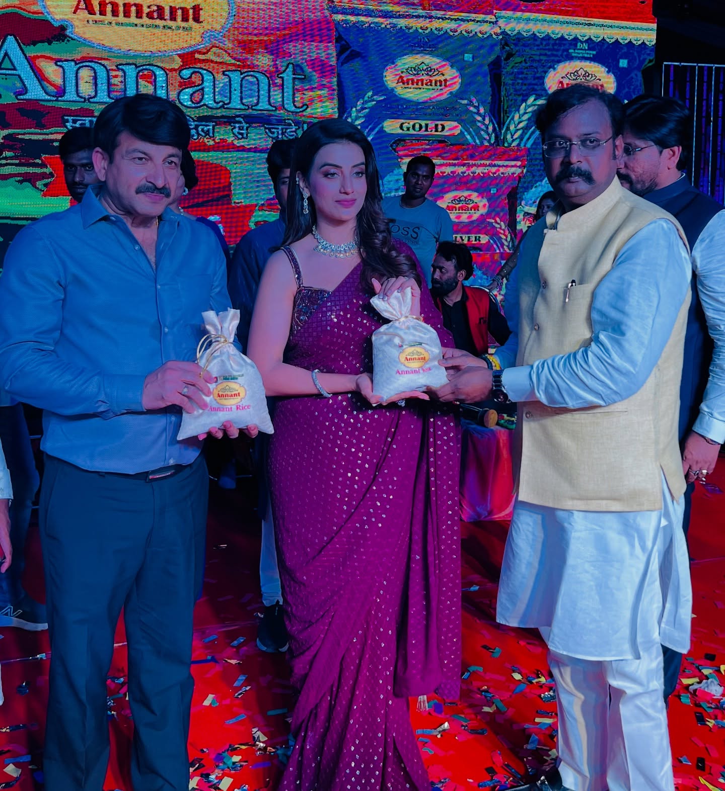 Akshara Singh Shines in Prayagraj Event