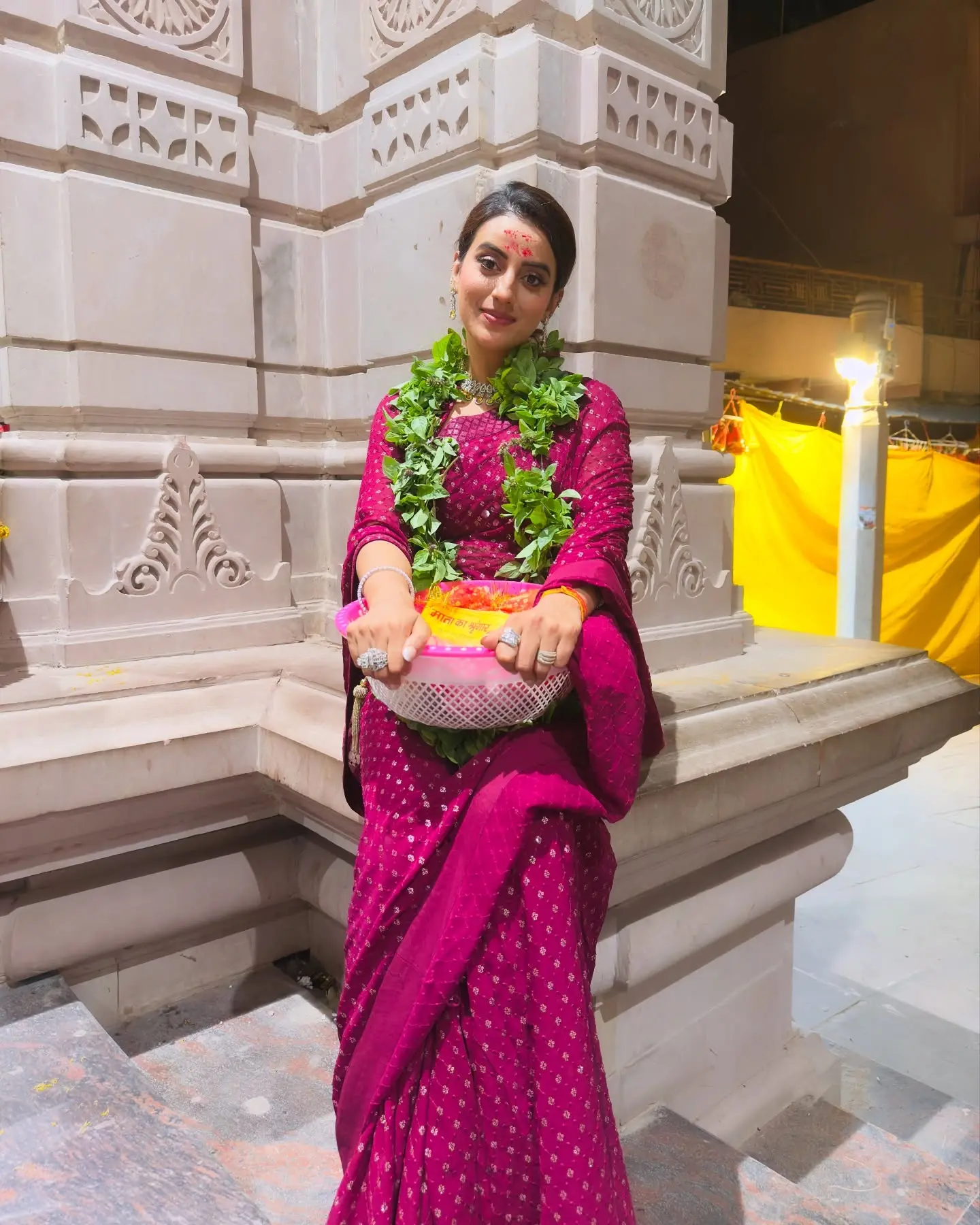Akshara Singh’s Spiritual Visit in Prayagraj After a grand event, the star embraces a sacred divine moment with grace and warmth today.