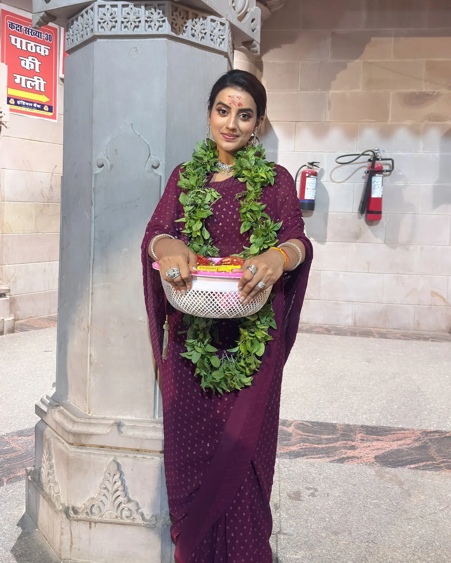 Akshara Singh’s Spiritual Visit in Prayagraj