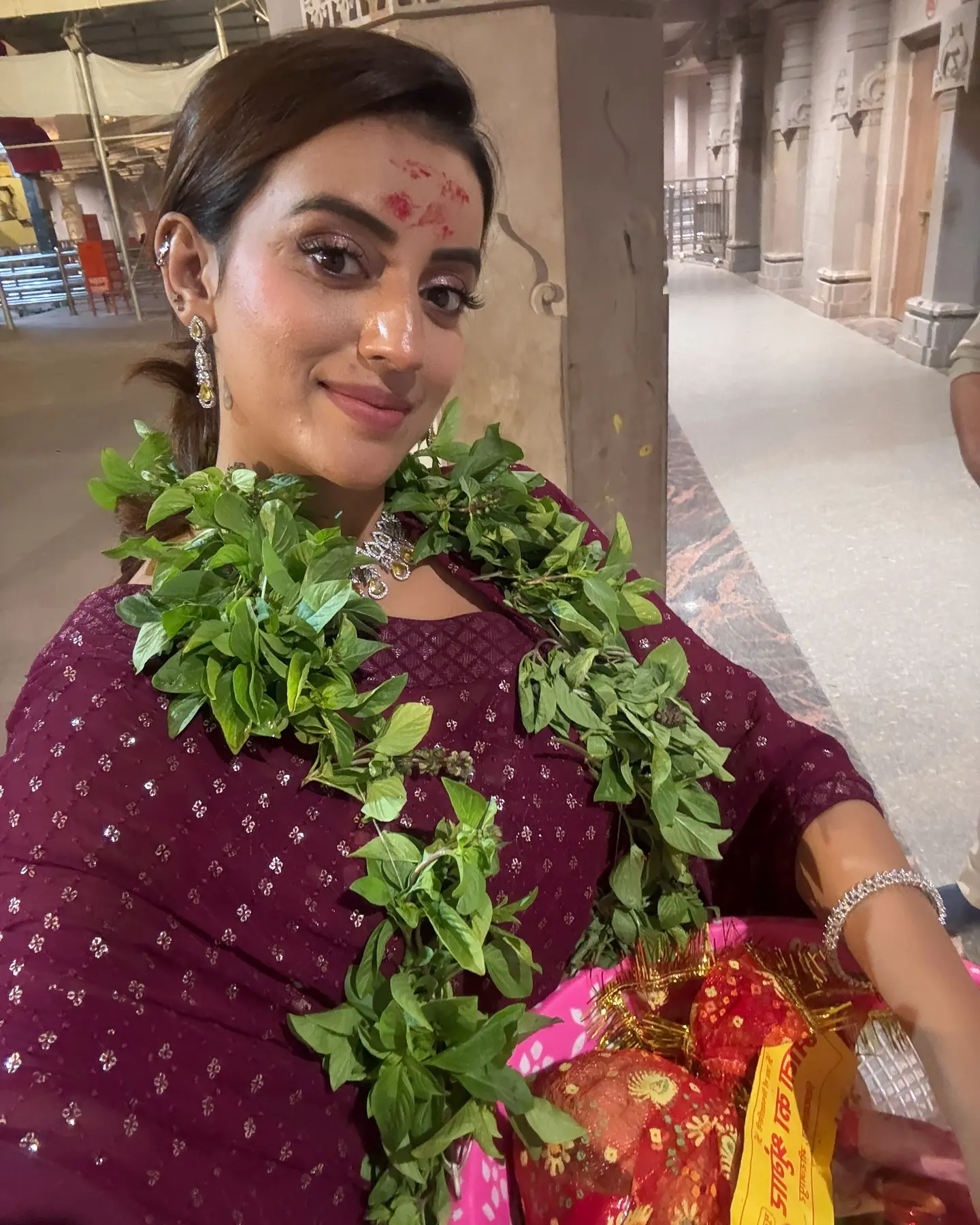Akshara Singh’s Spiritual Visit in Prayagraj