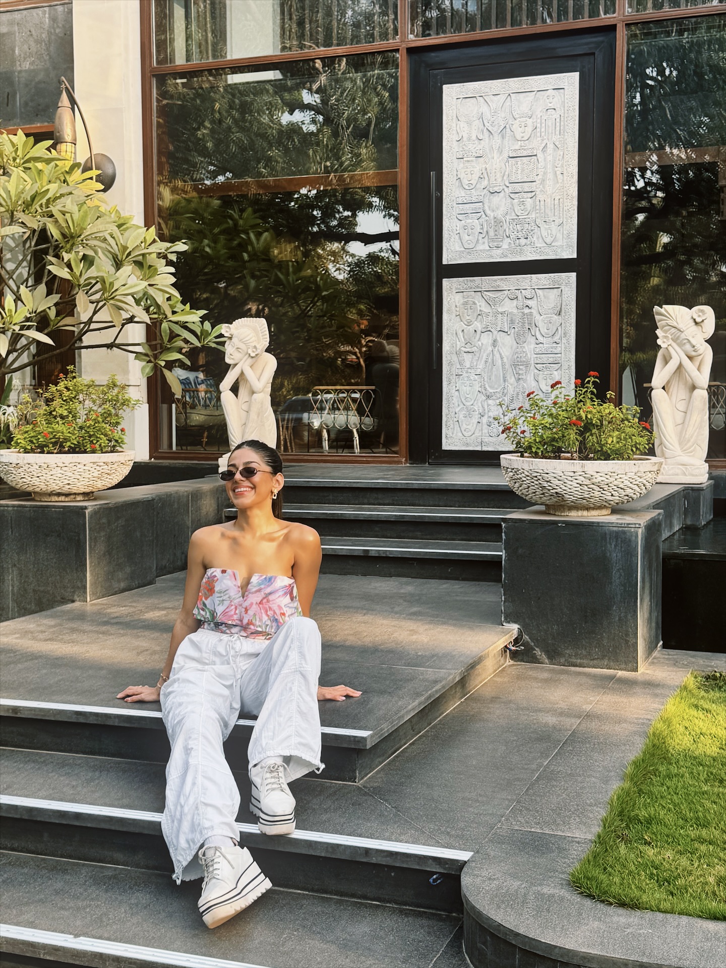 Alaya Furniturewala In Goa: Asanas, Aperol & Lifestyle Celebrity lifestyle meets serene Goa vibes as yoga, cocktails and sun define the day.