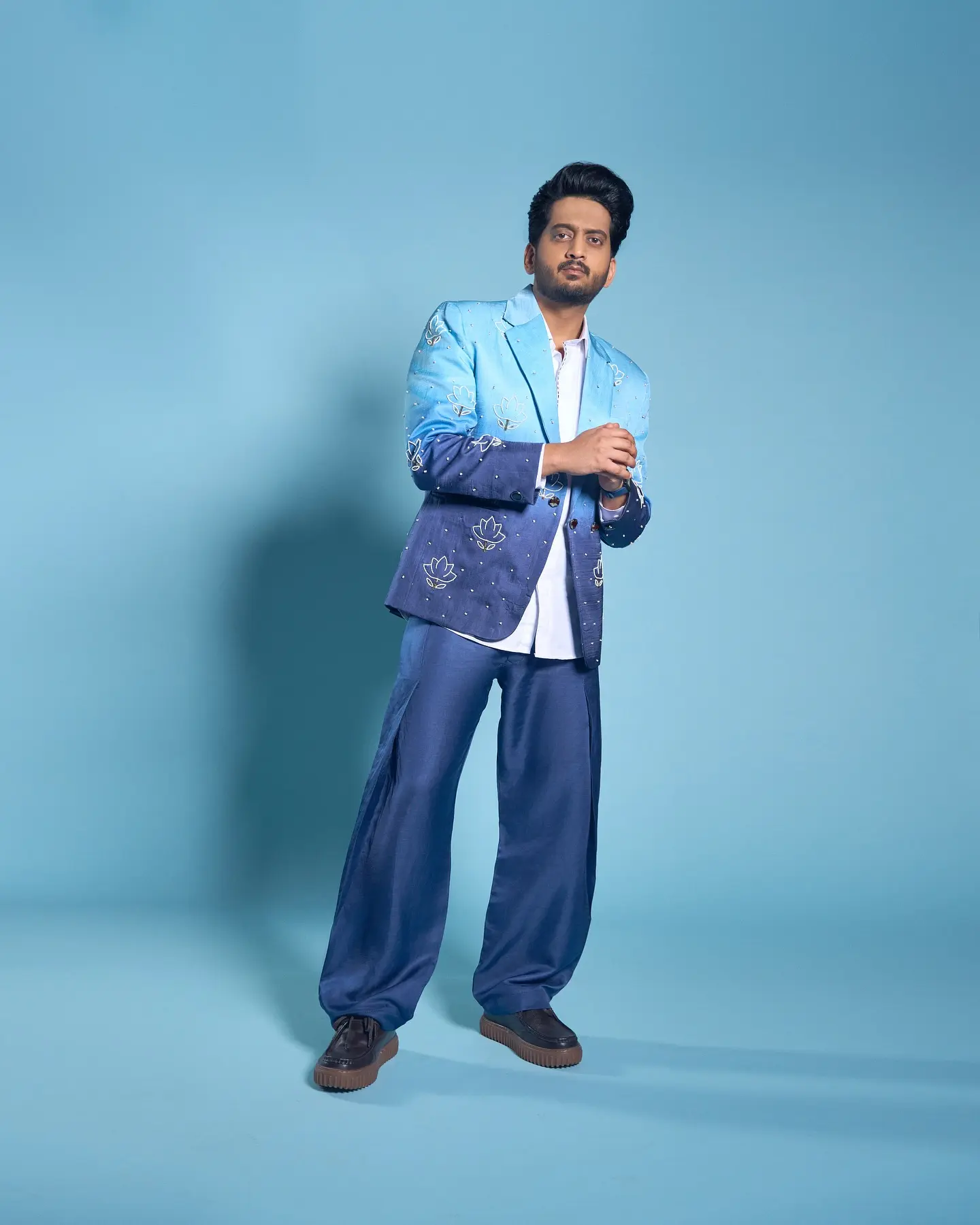 Amey Wagh Unveils Fashion Blues Style Amey Wagh dazzles with a customised outfit, showcasing chic, bold style and fashion finesse.