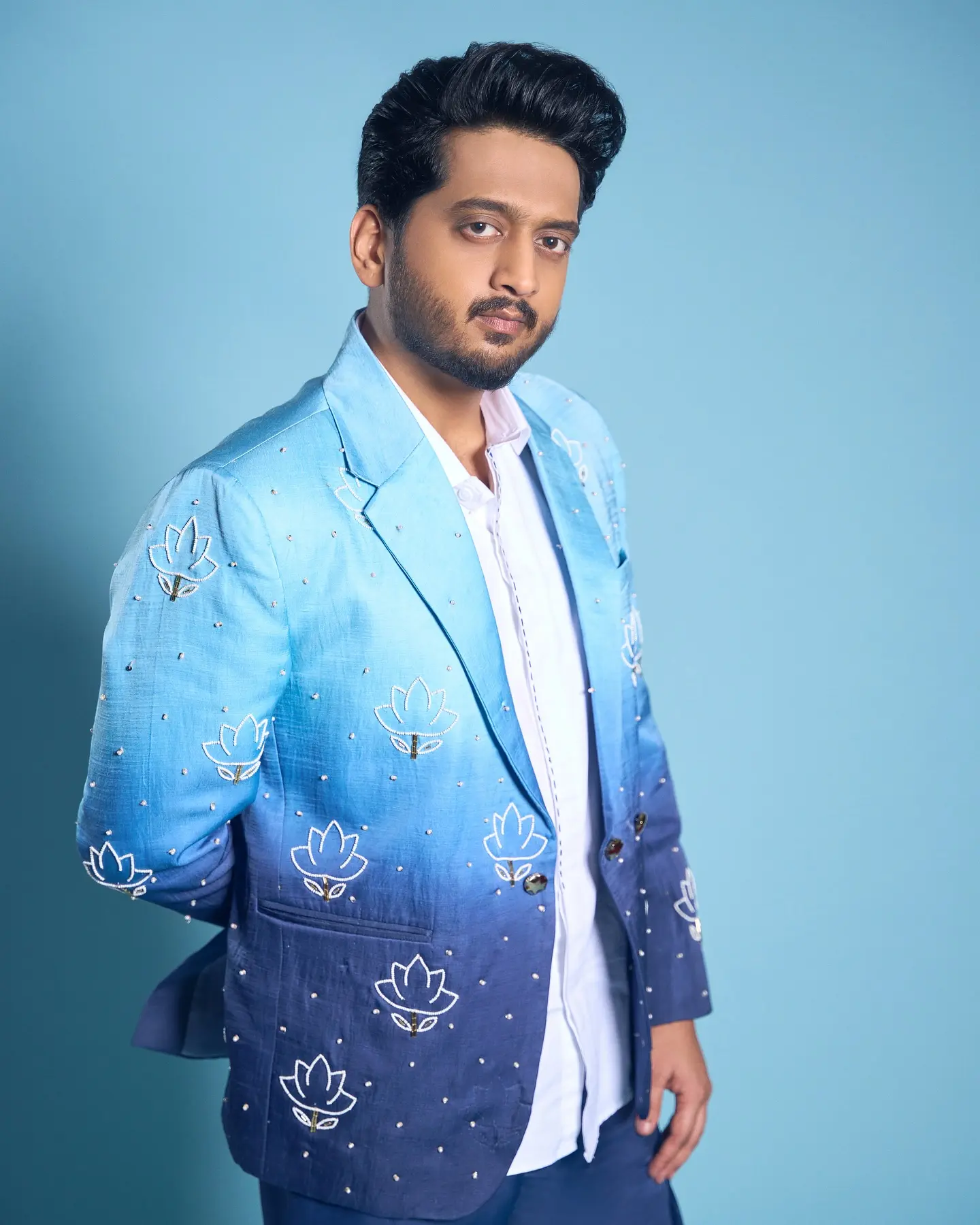 Amey Wagh Unveils Fashion Blues Style