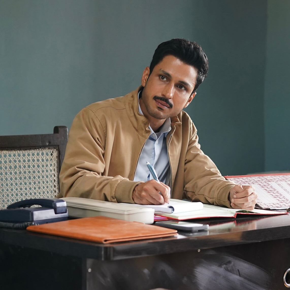 Amol Parashar Captivates OTT Fans