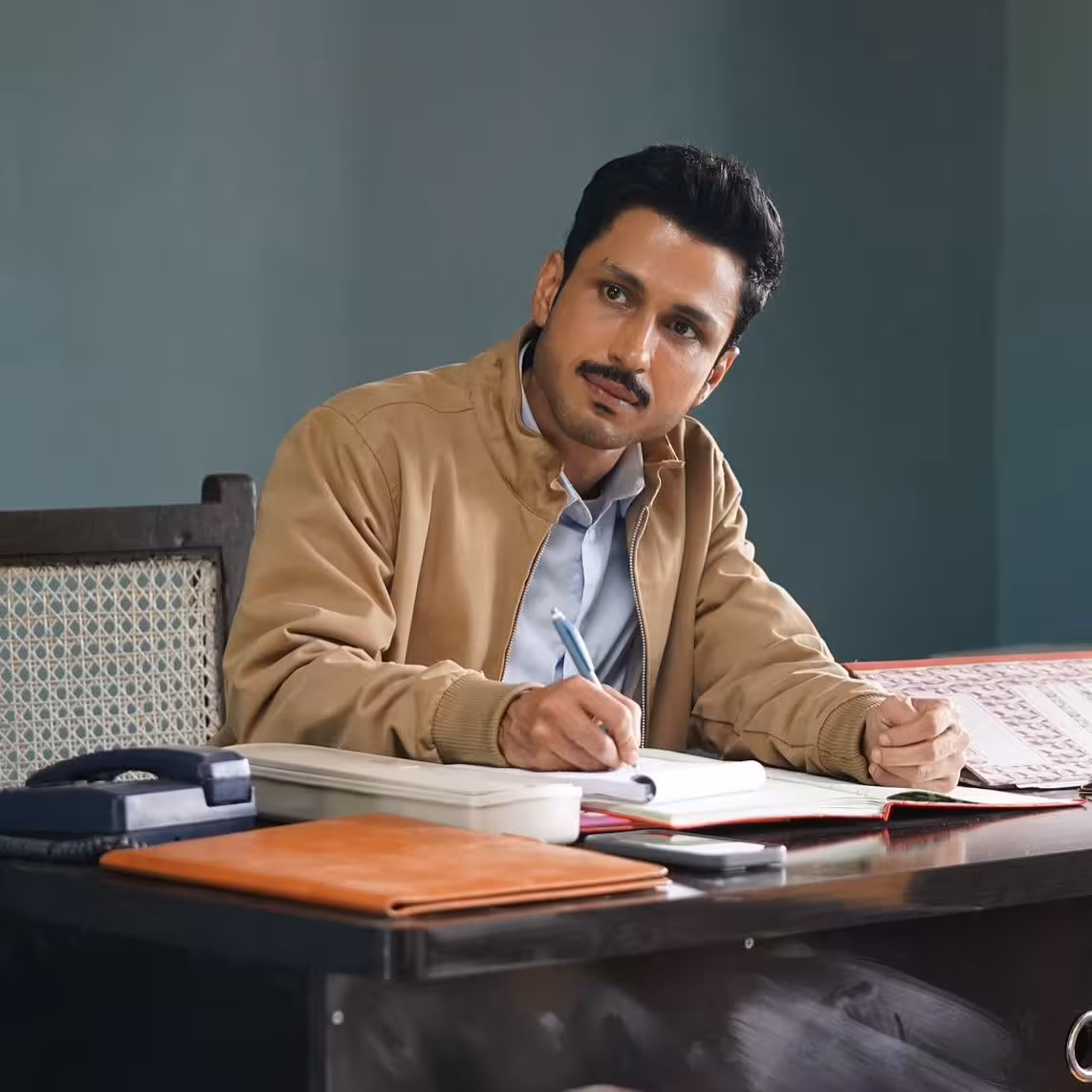 Amol Parashar Captivates OTT Fans